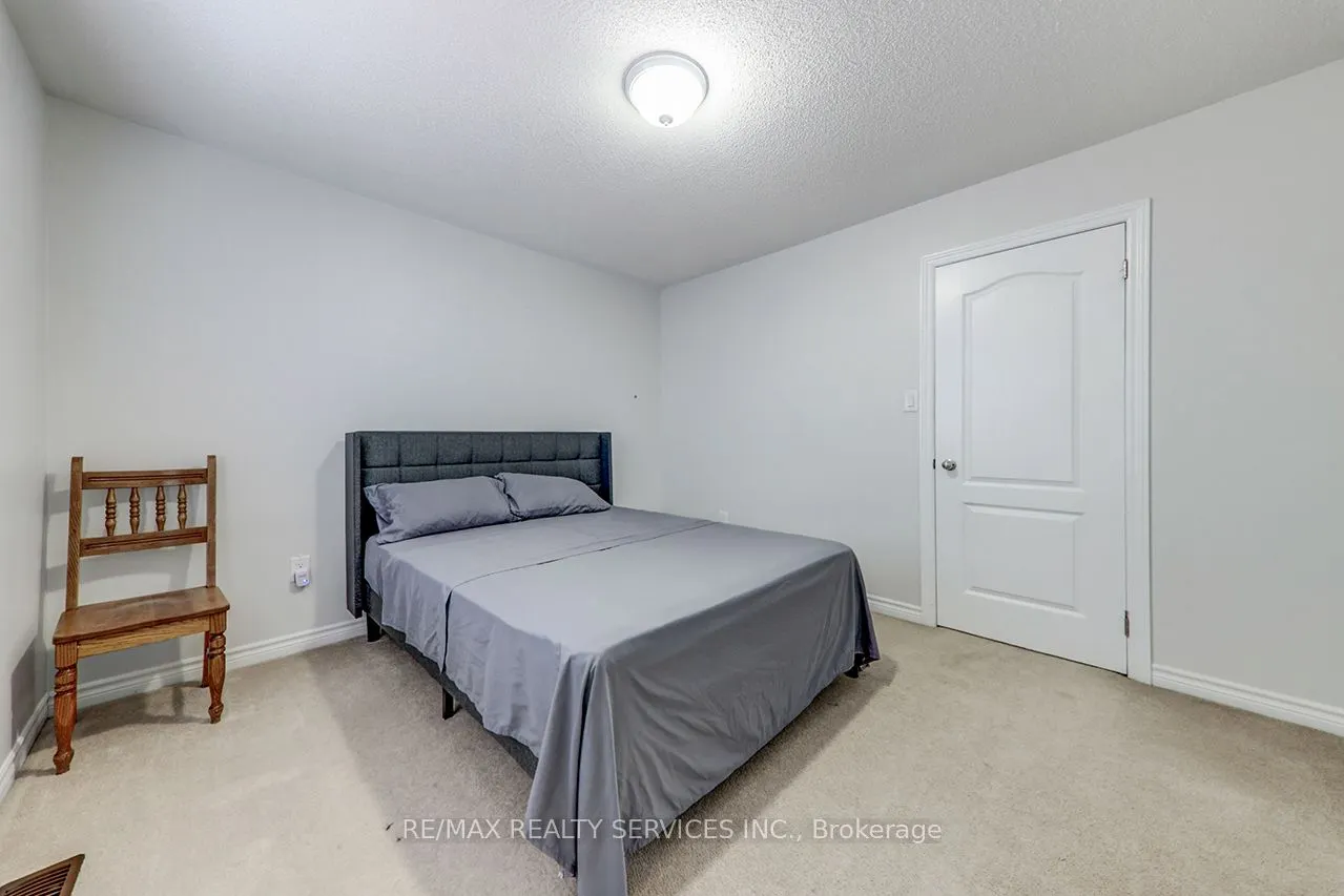2179 Dawson Crescent