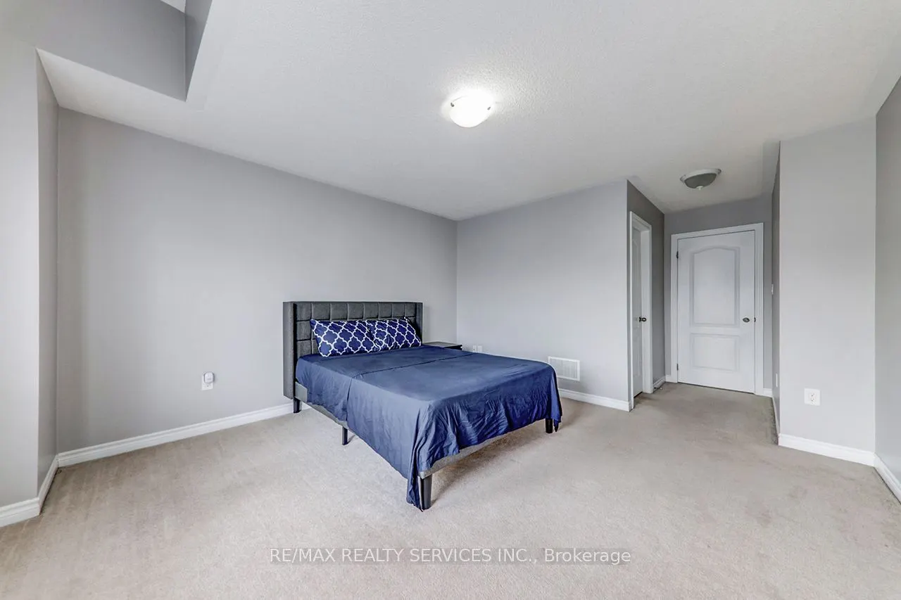 2179 Dawson Crescent