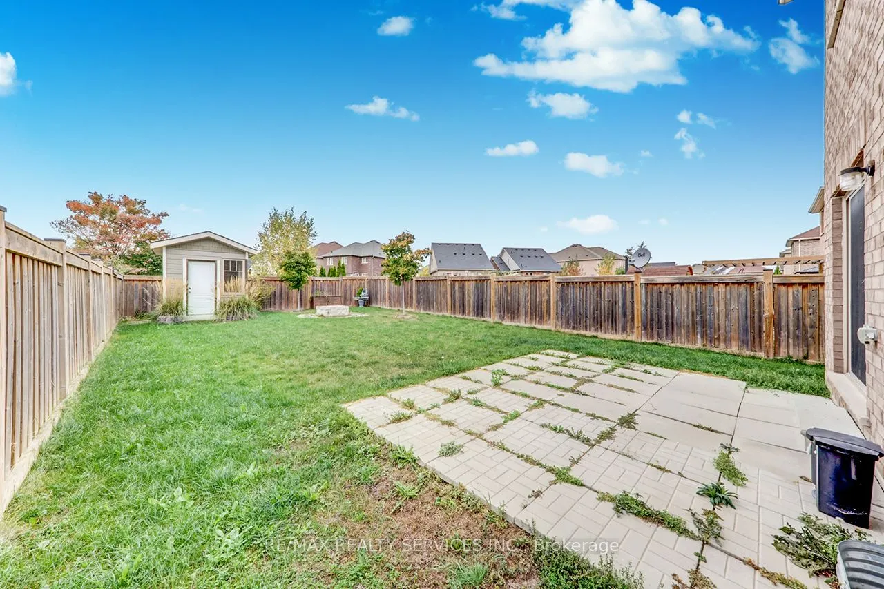 2179 Dawson Crescent