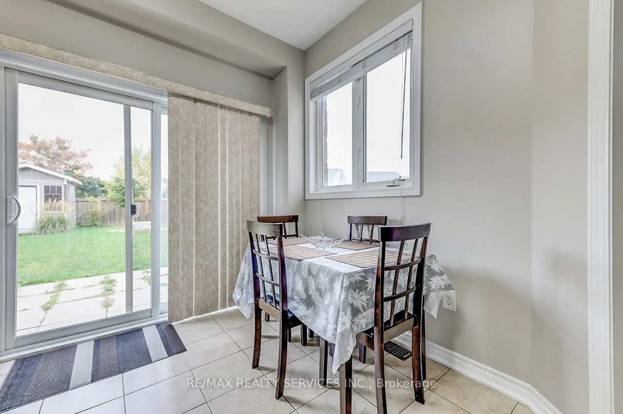 2179 Dawson Crescent