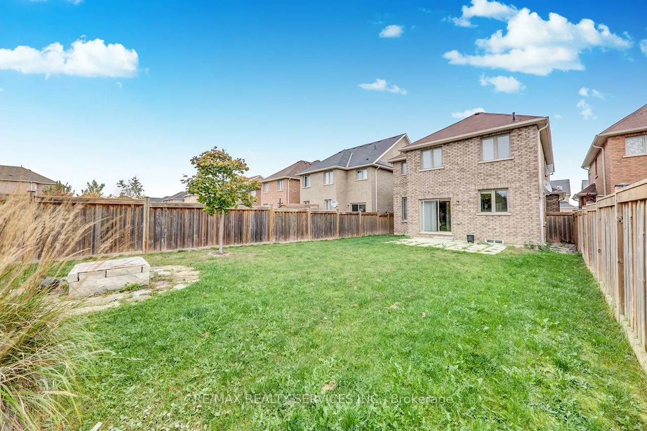 2179 Dawson Crescent