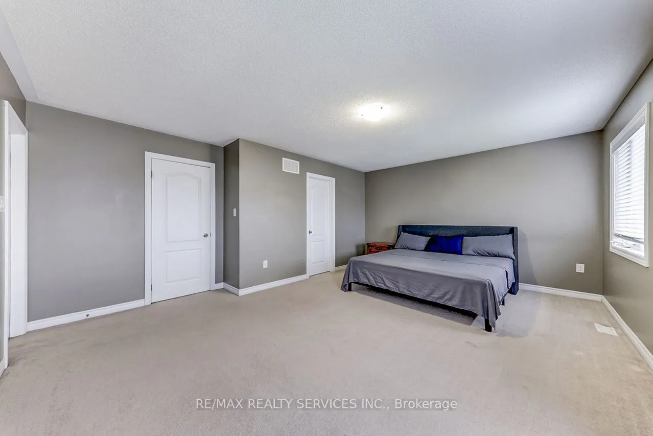 2179 Dawson Crescent