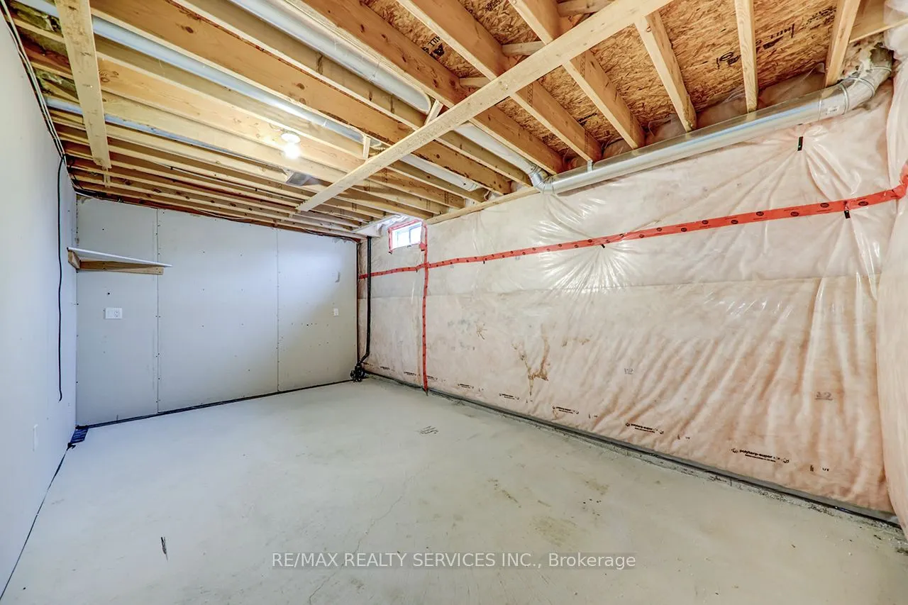 2179 Dawson Crescent