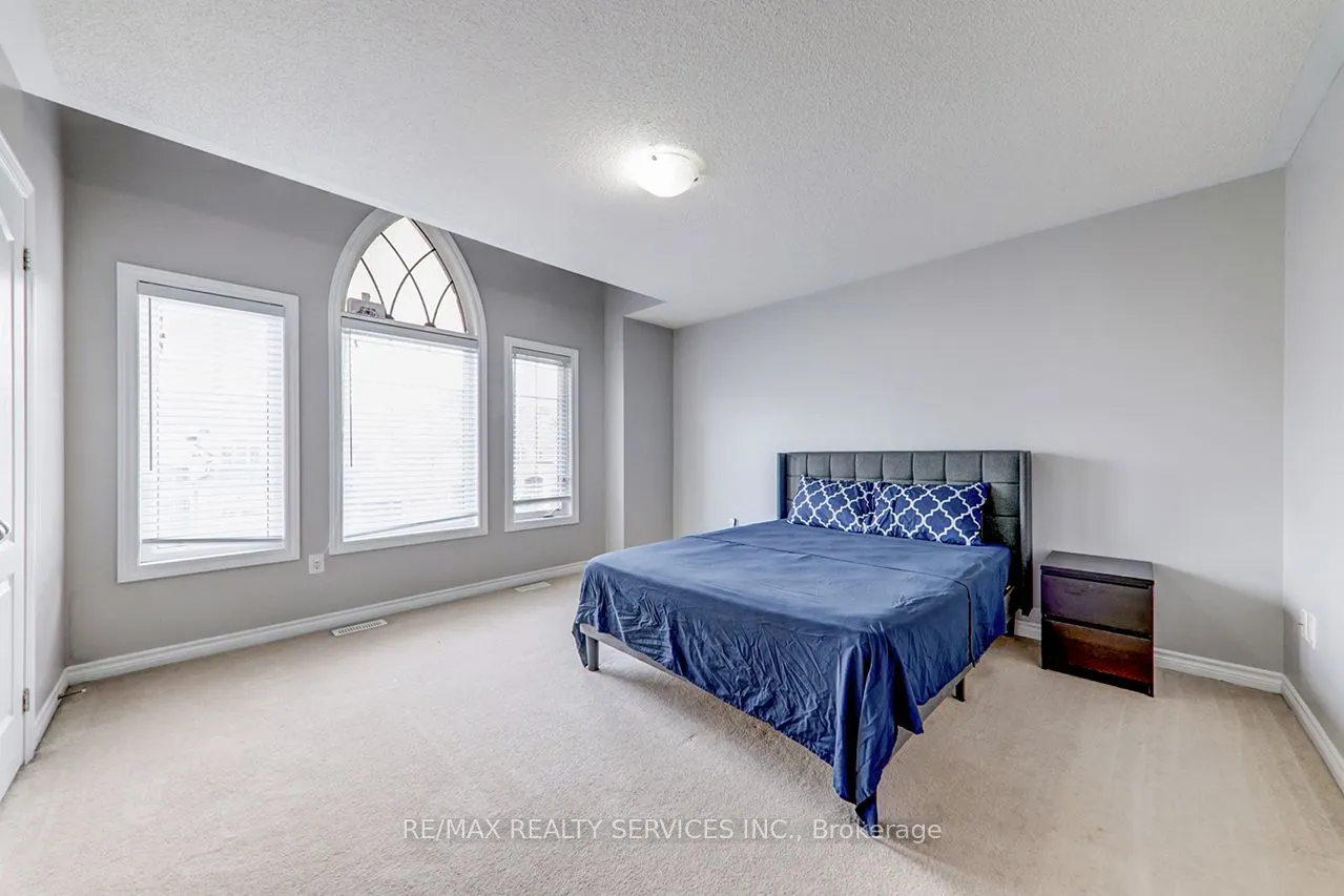 2179 Dawson Crescent