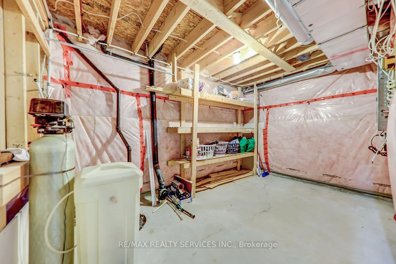 2179 Dawson Crescent
