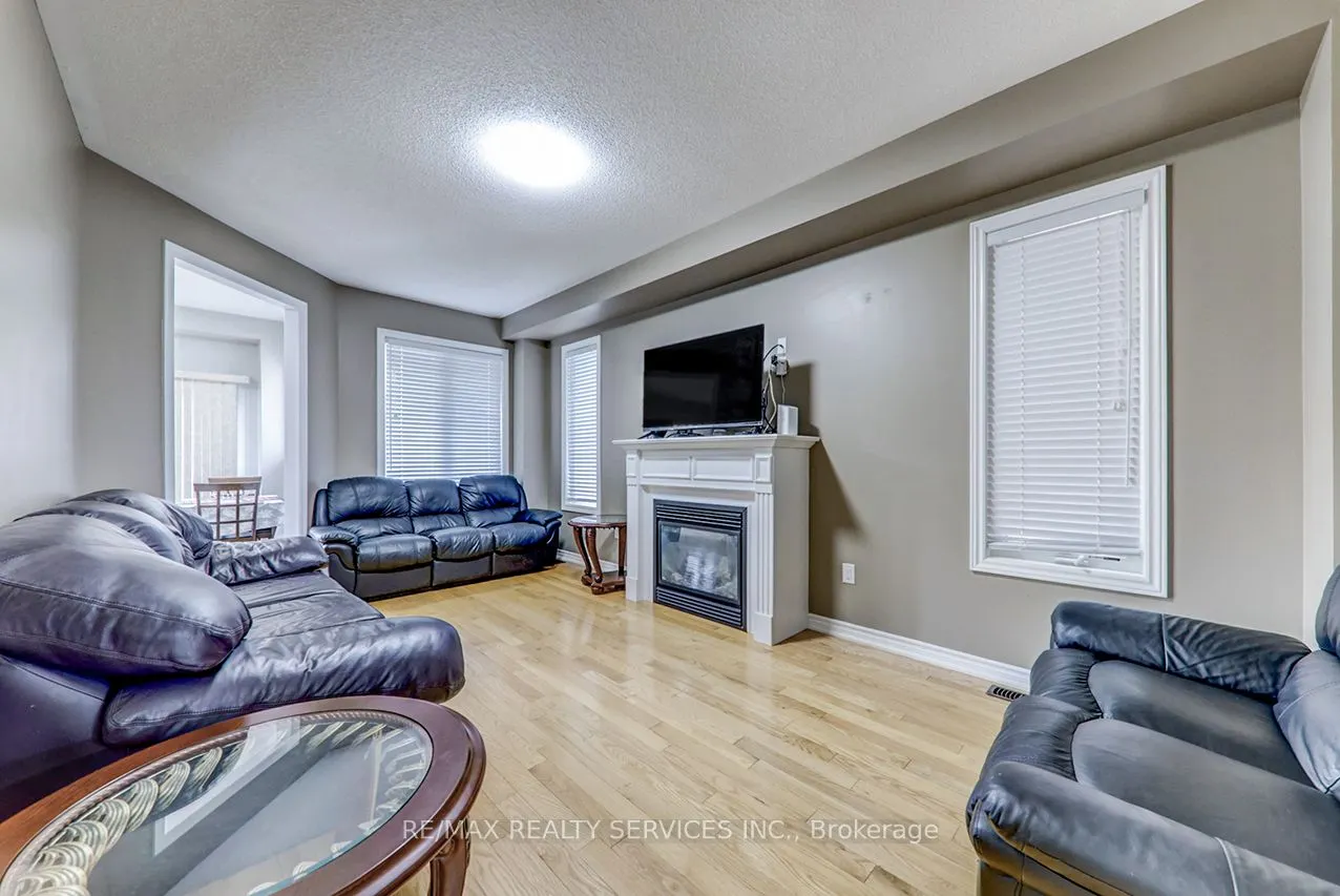 2179 Dawson Crescent