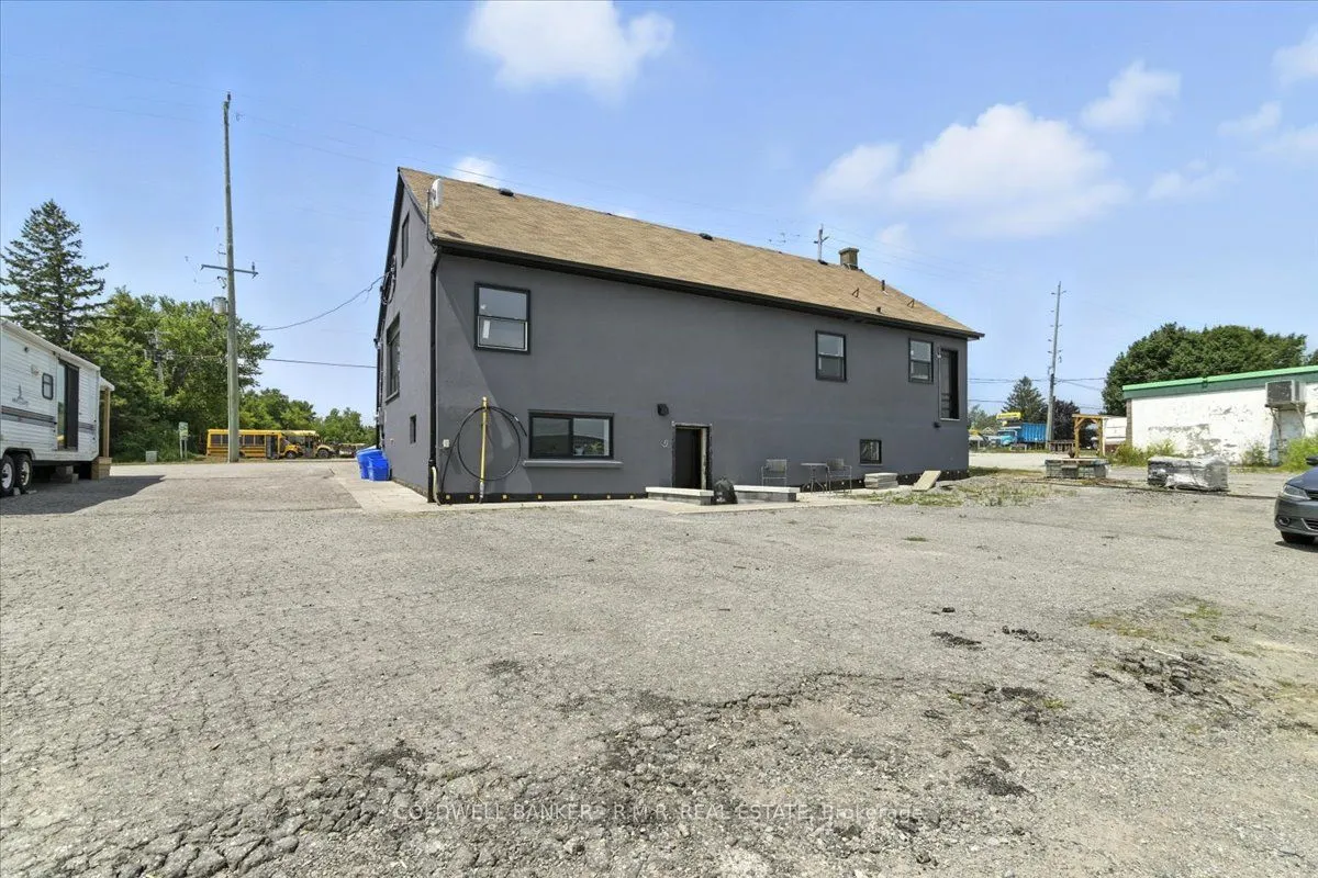 31 Centre Street ##2