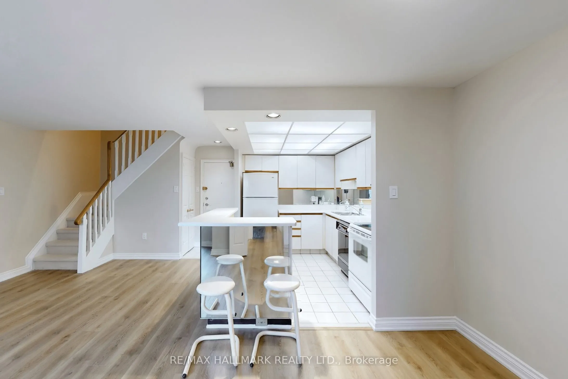 16 Elgin Street #316