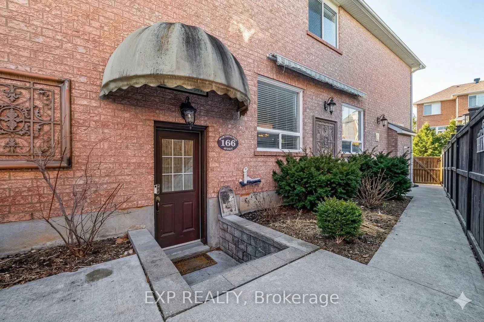 166 Worthington Avenue