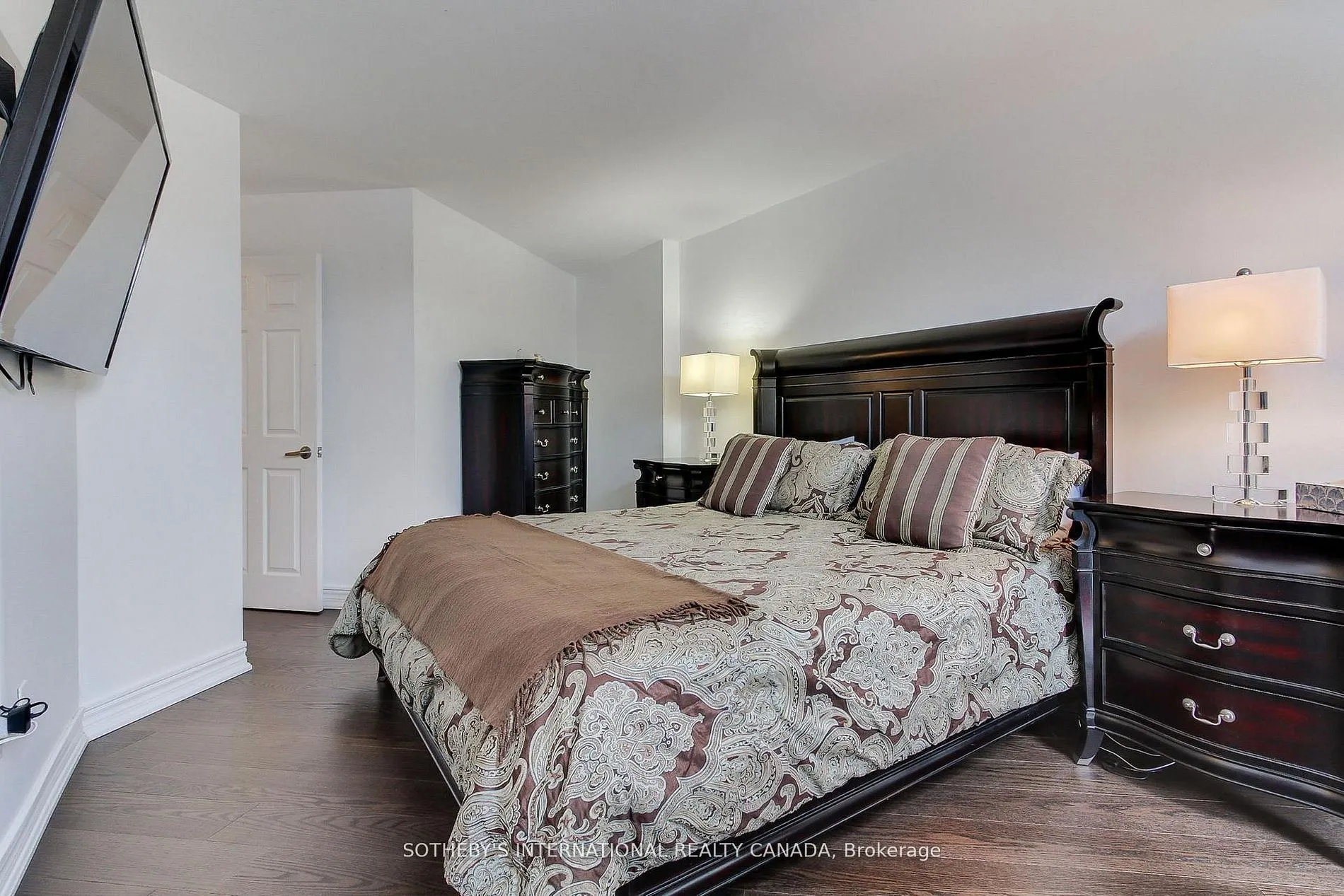 40 Harding Boulevard W #301
