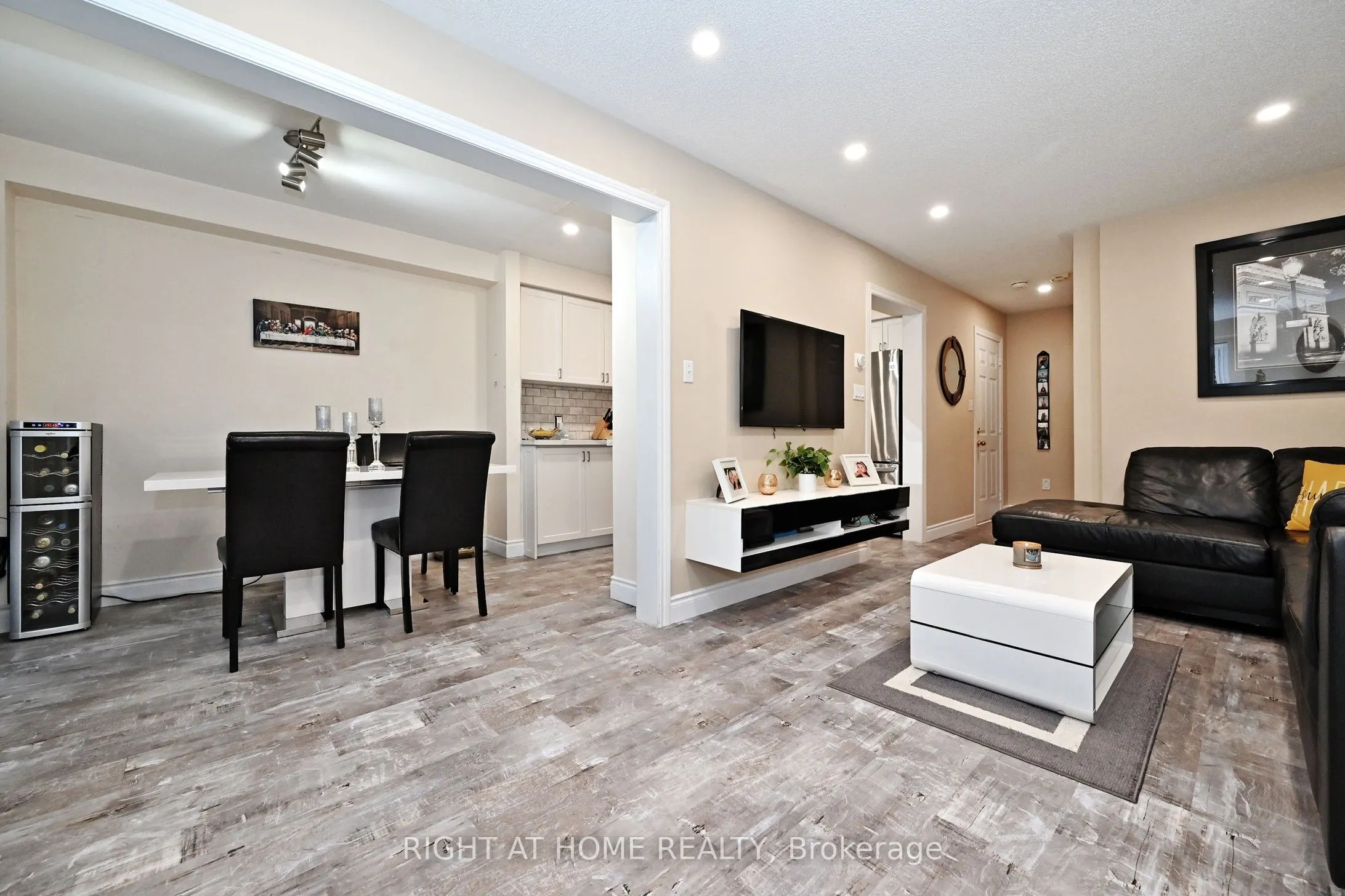 73 Bloomgate Crescent
