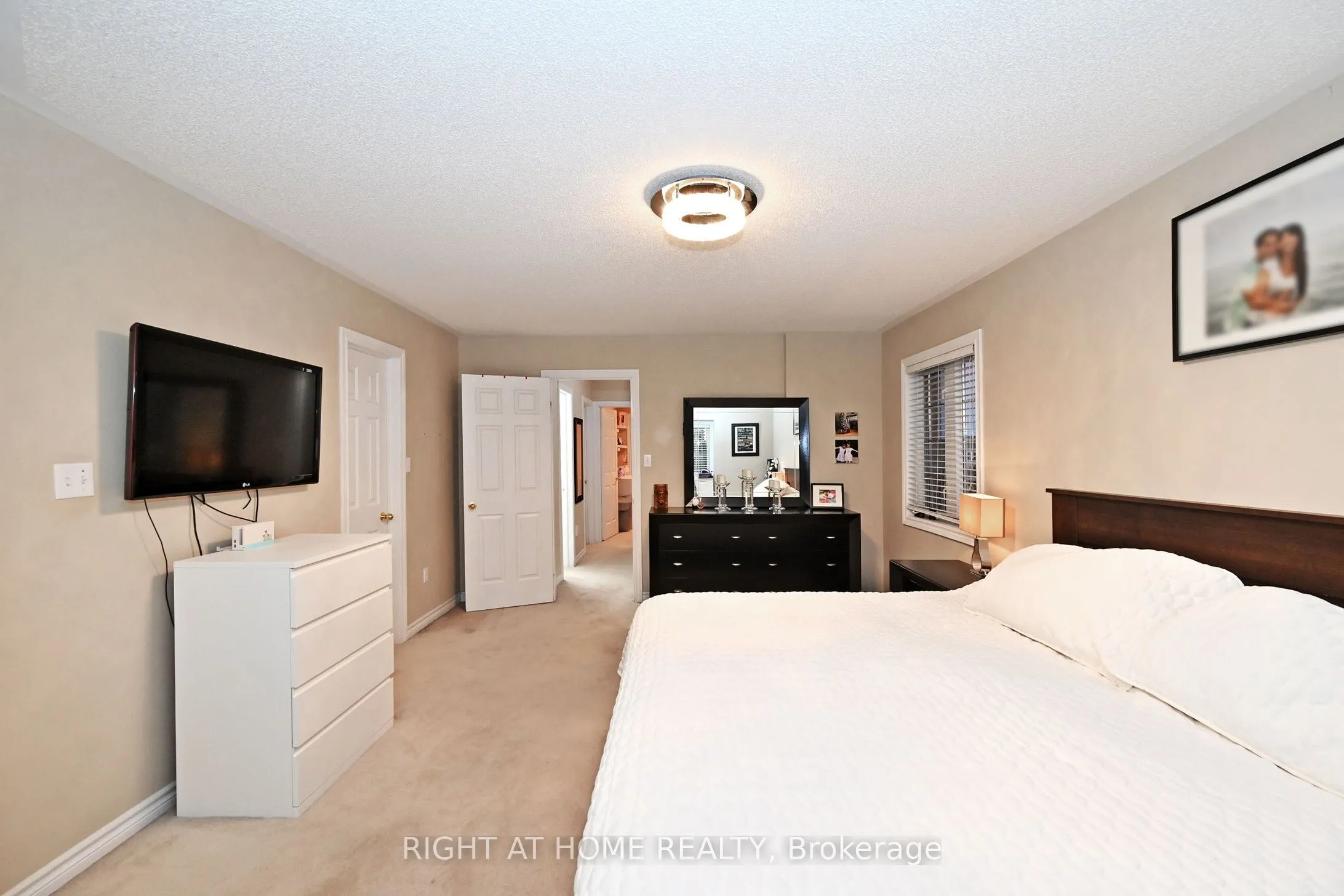 73 Bloomgate Crescent