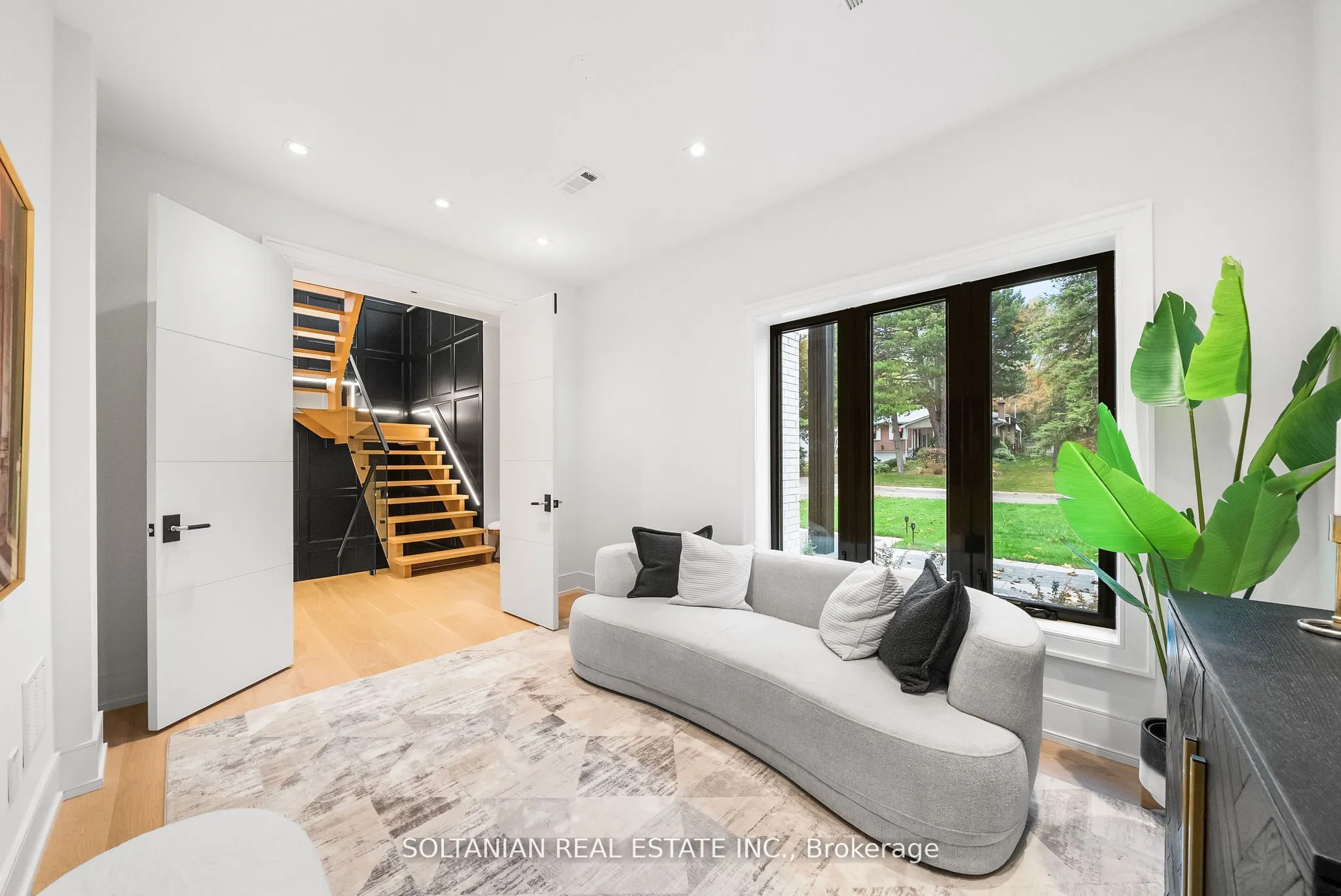 98 Babcombe Drive