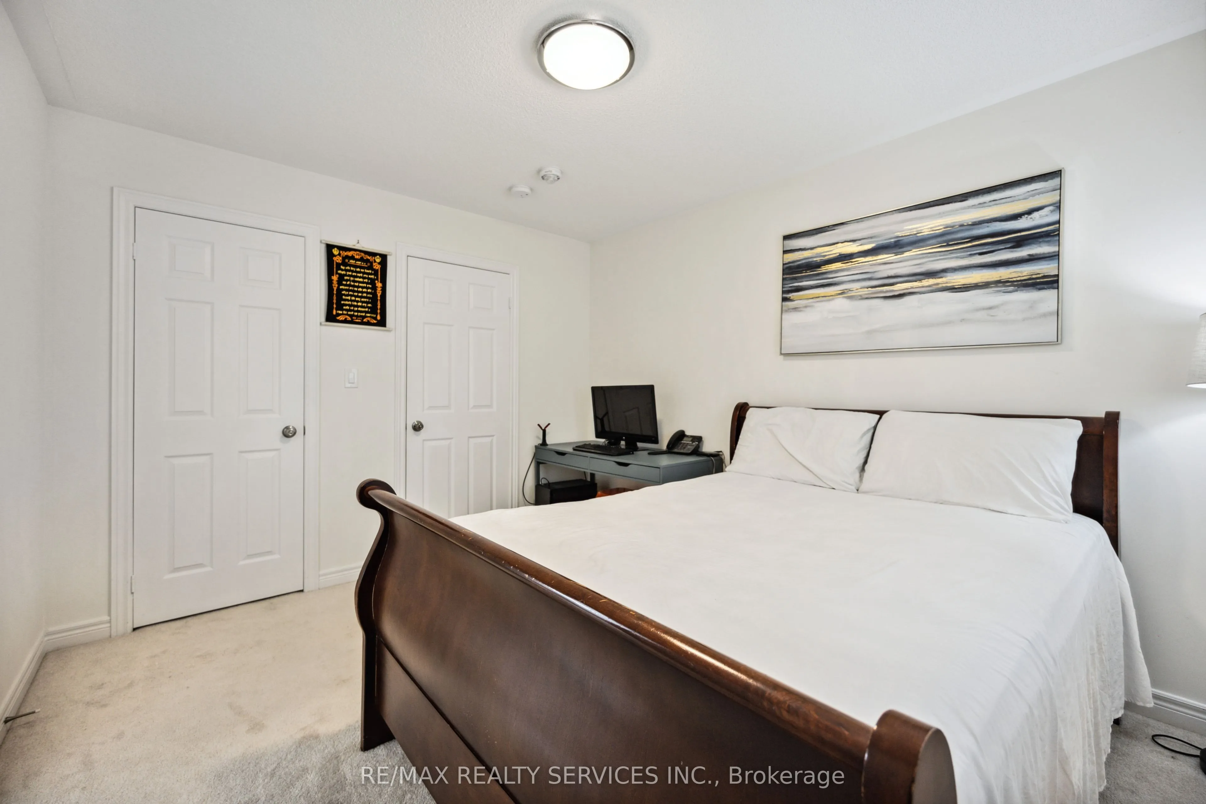 104 Sharpe Crescent