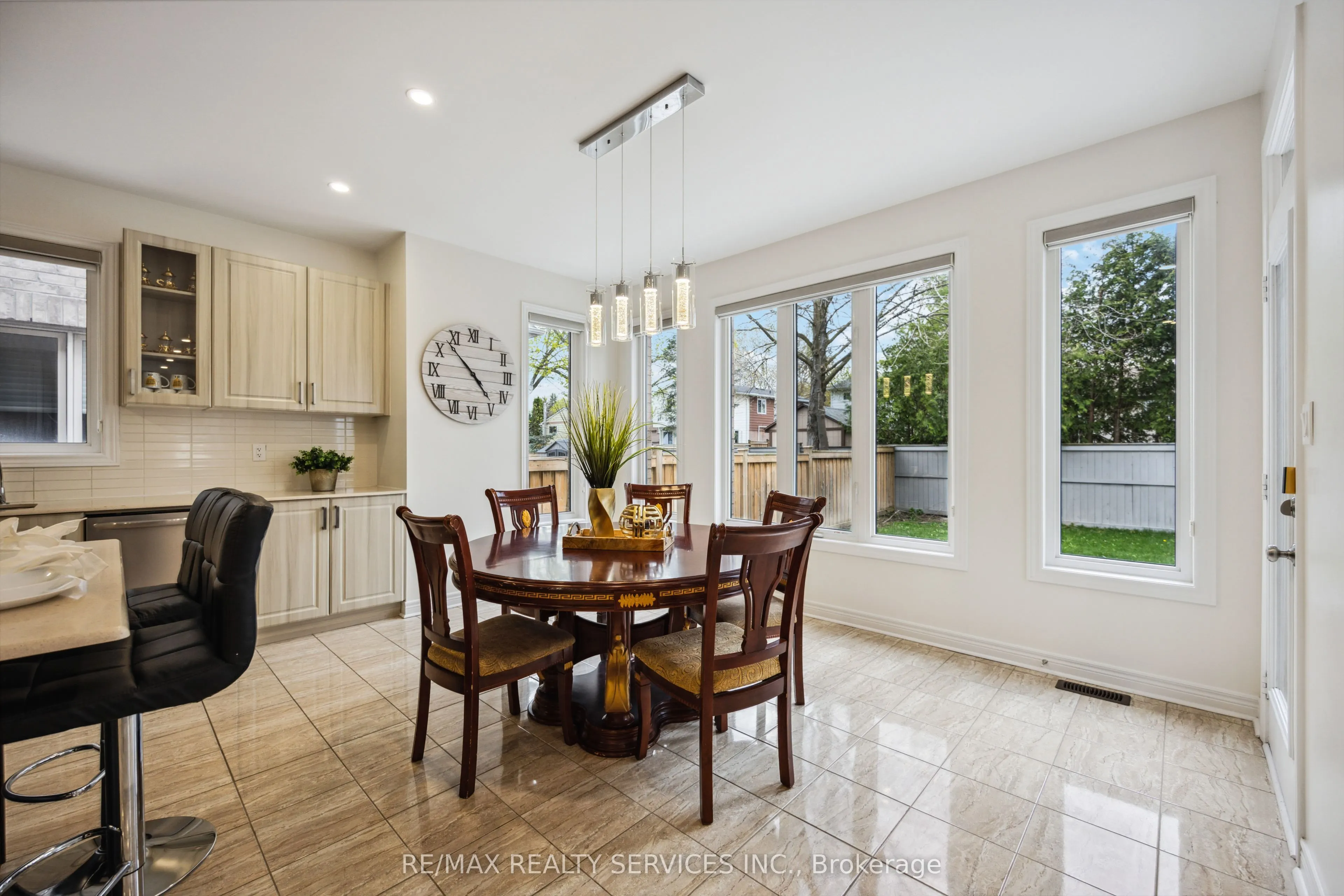 104 Sharpe Crescent