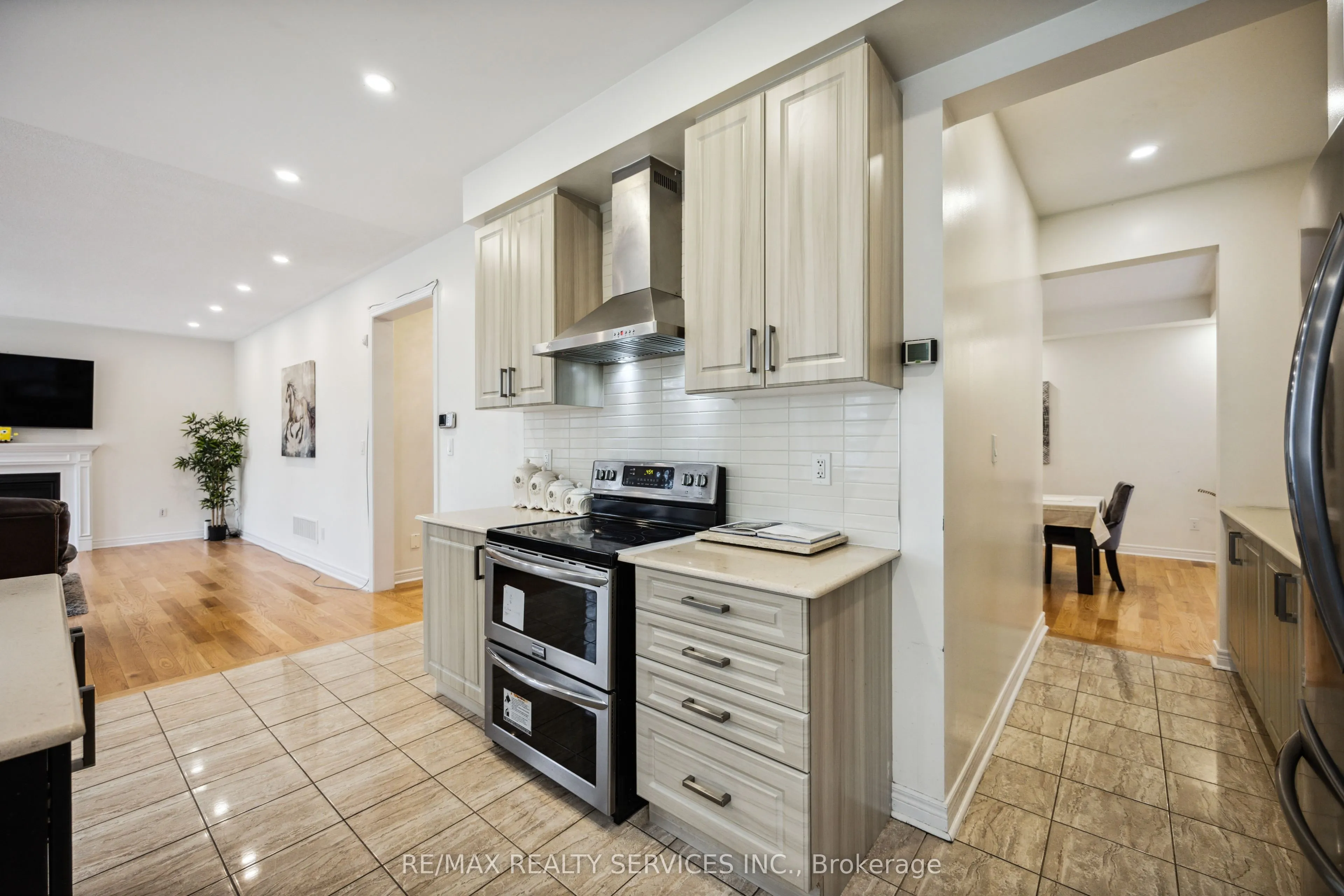 104 Sharpe Crescent