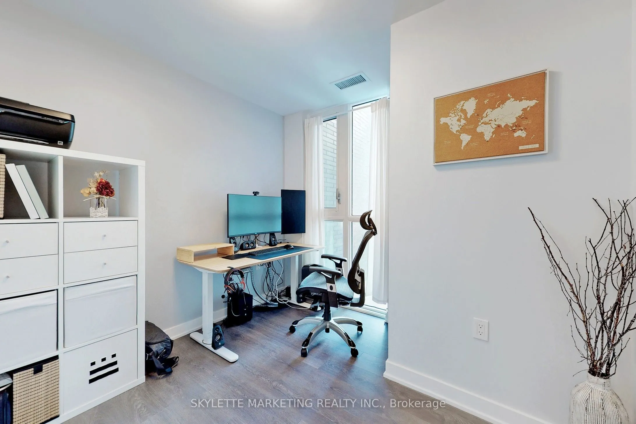75 Oneida Crescent #410
