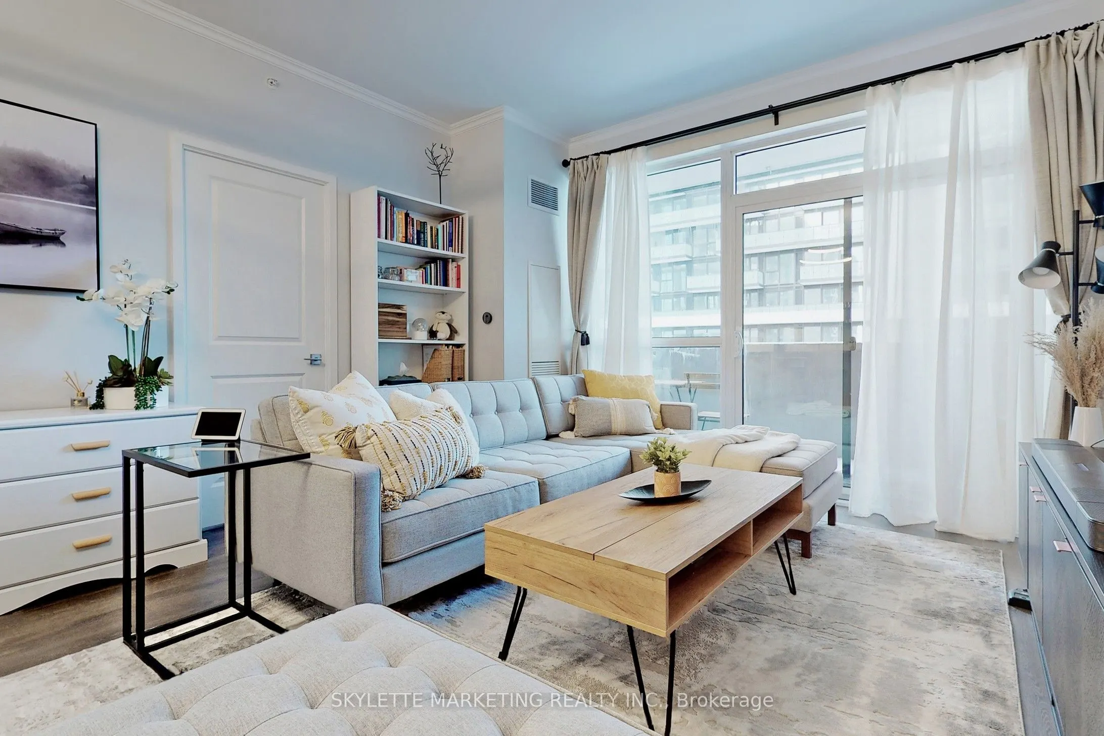 75 Oneida Crescent #410