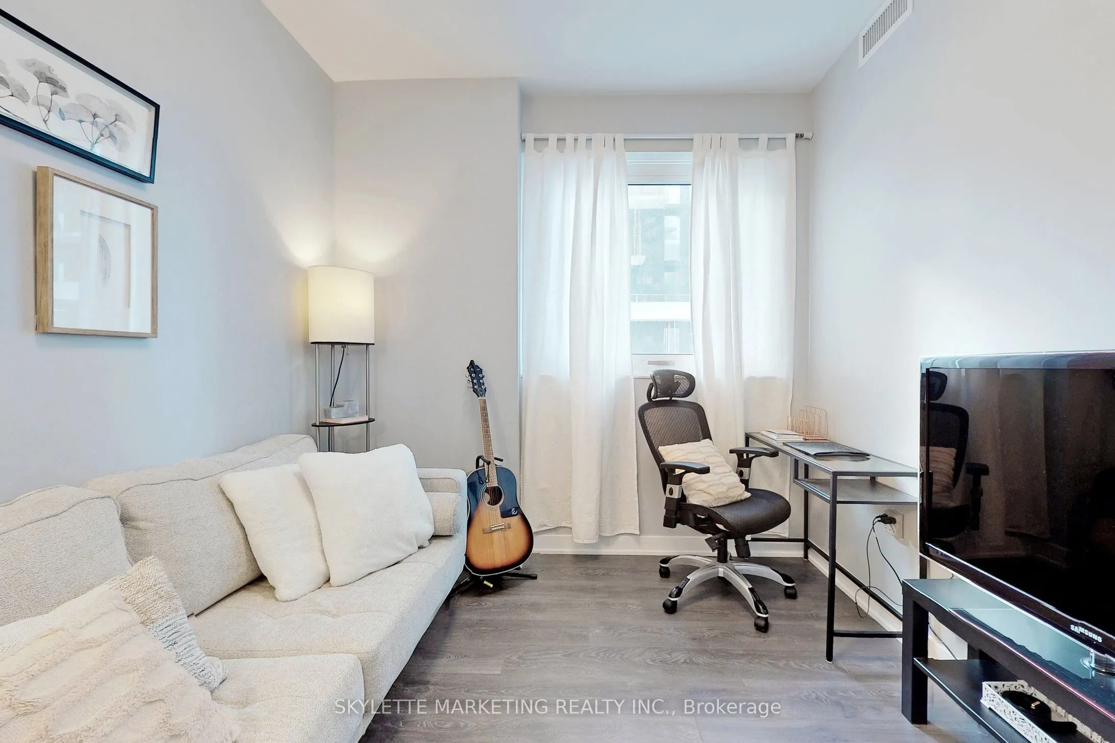 75 Oneida Crescent #410