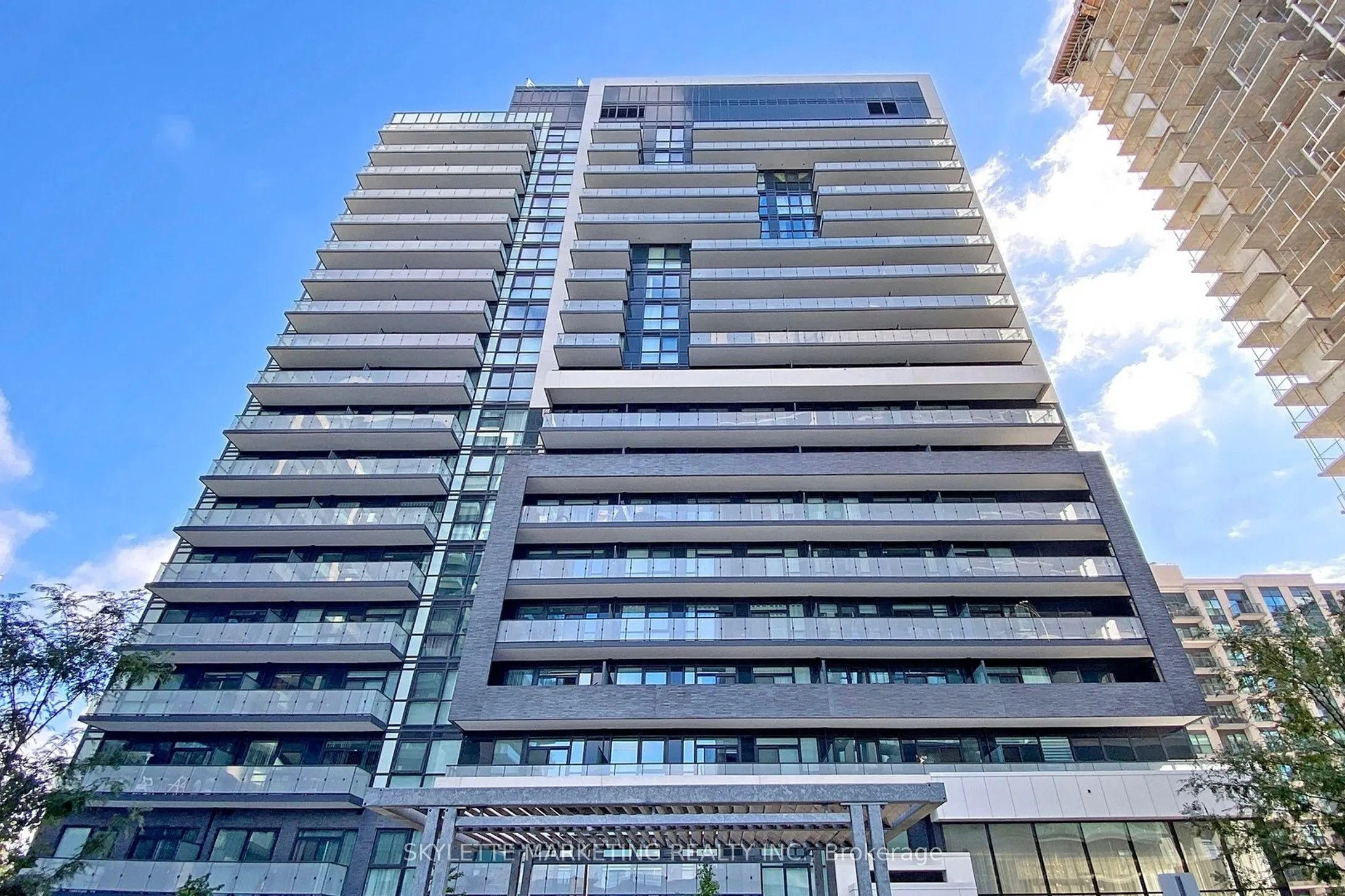 75 Oneida Crescent #410