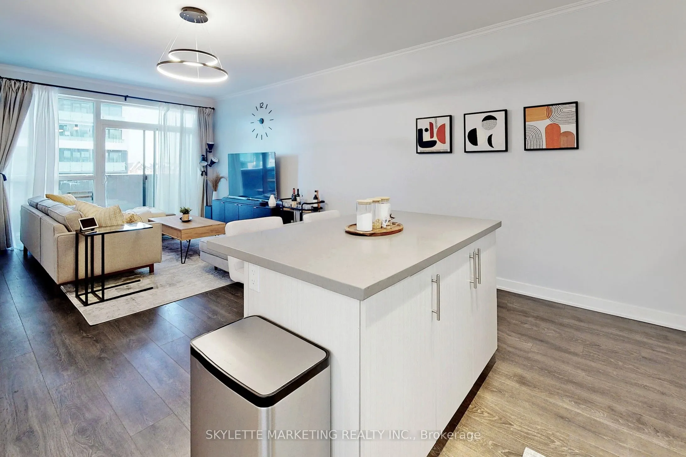 75 Oneida Crescent #410