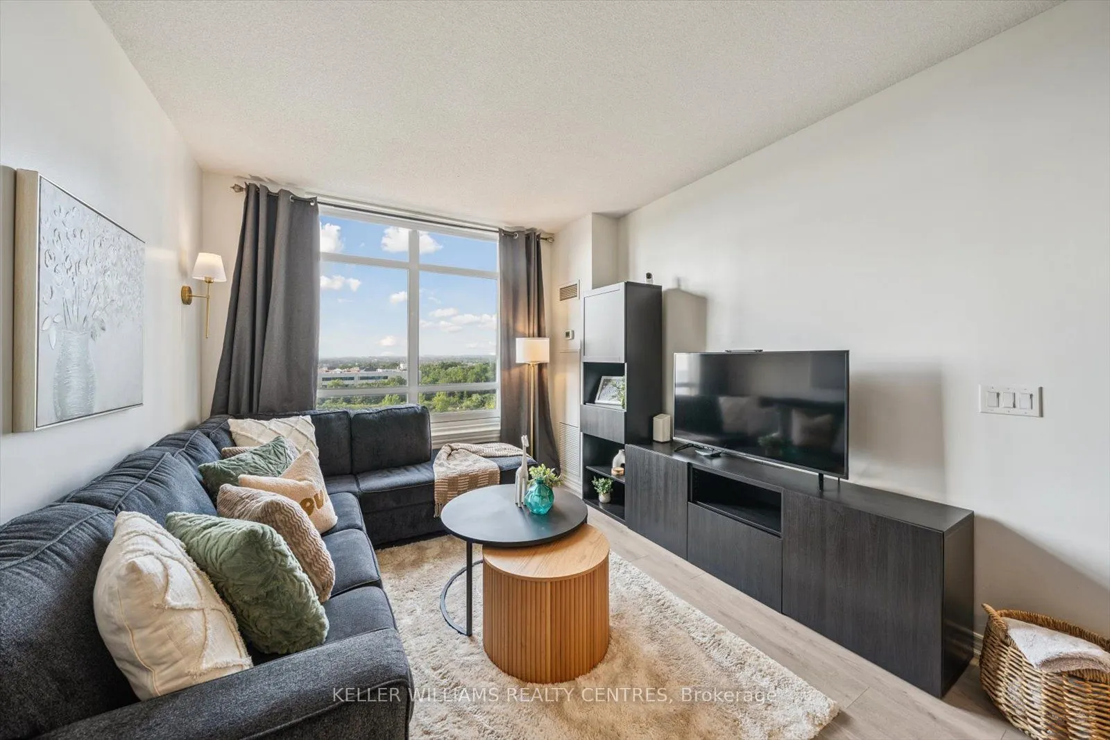9245 Jane Street #902