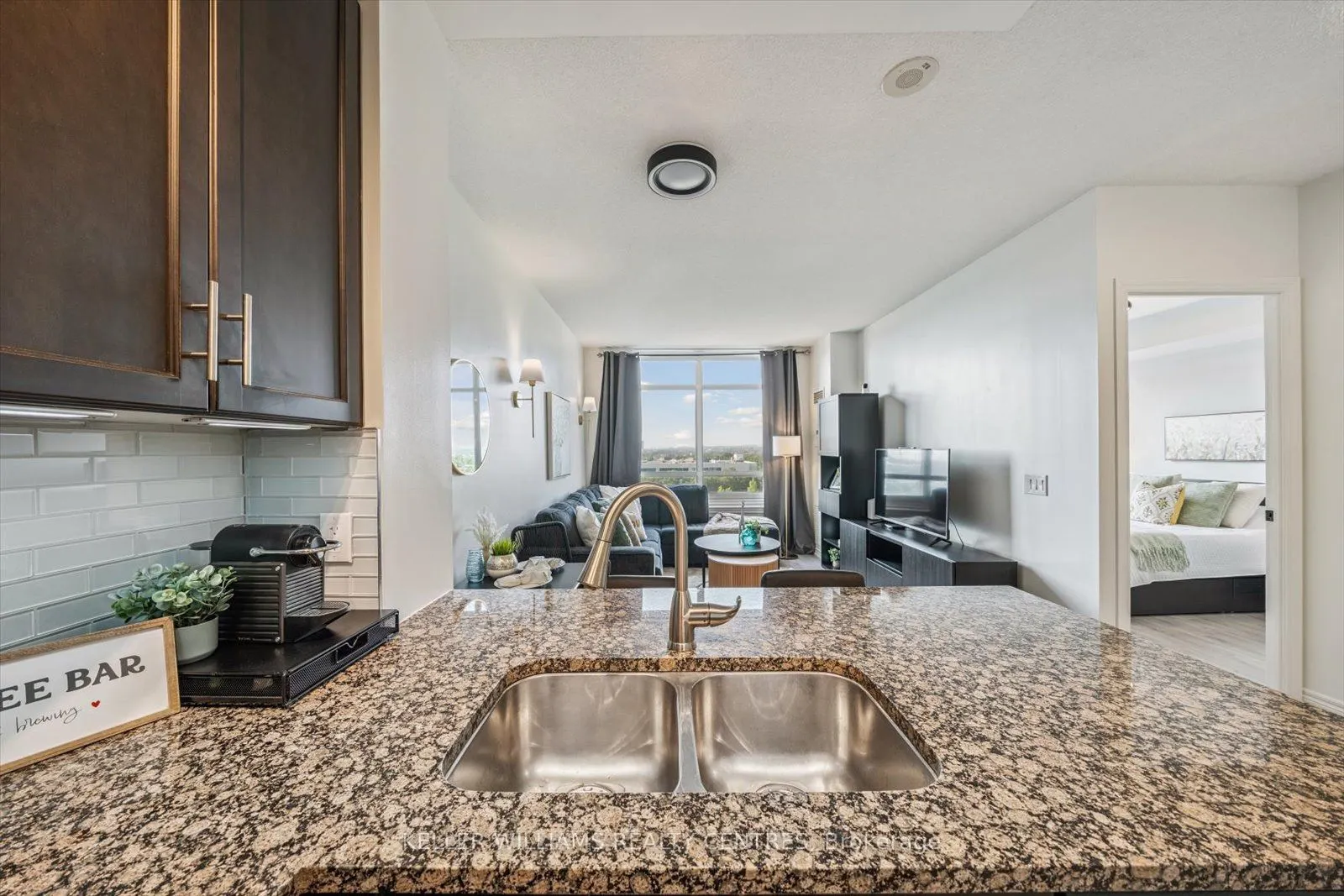 9245 Jane Street #902