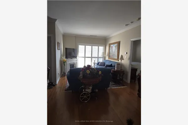 33 Wallace Street #303