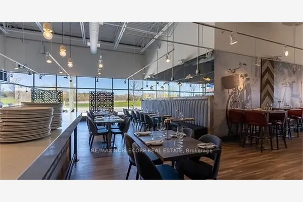 444 Holland Street W