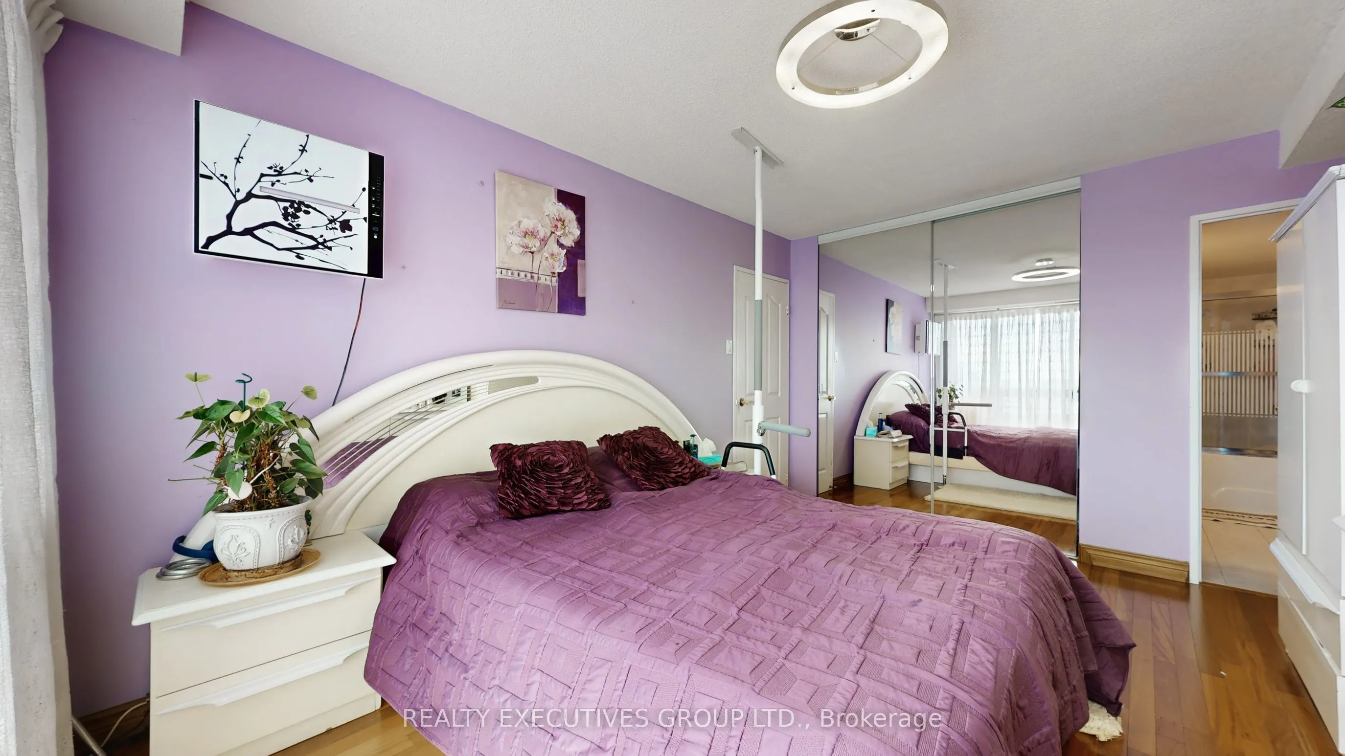 8111 Yonge Street #1403