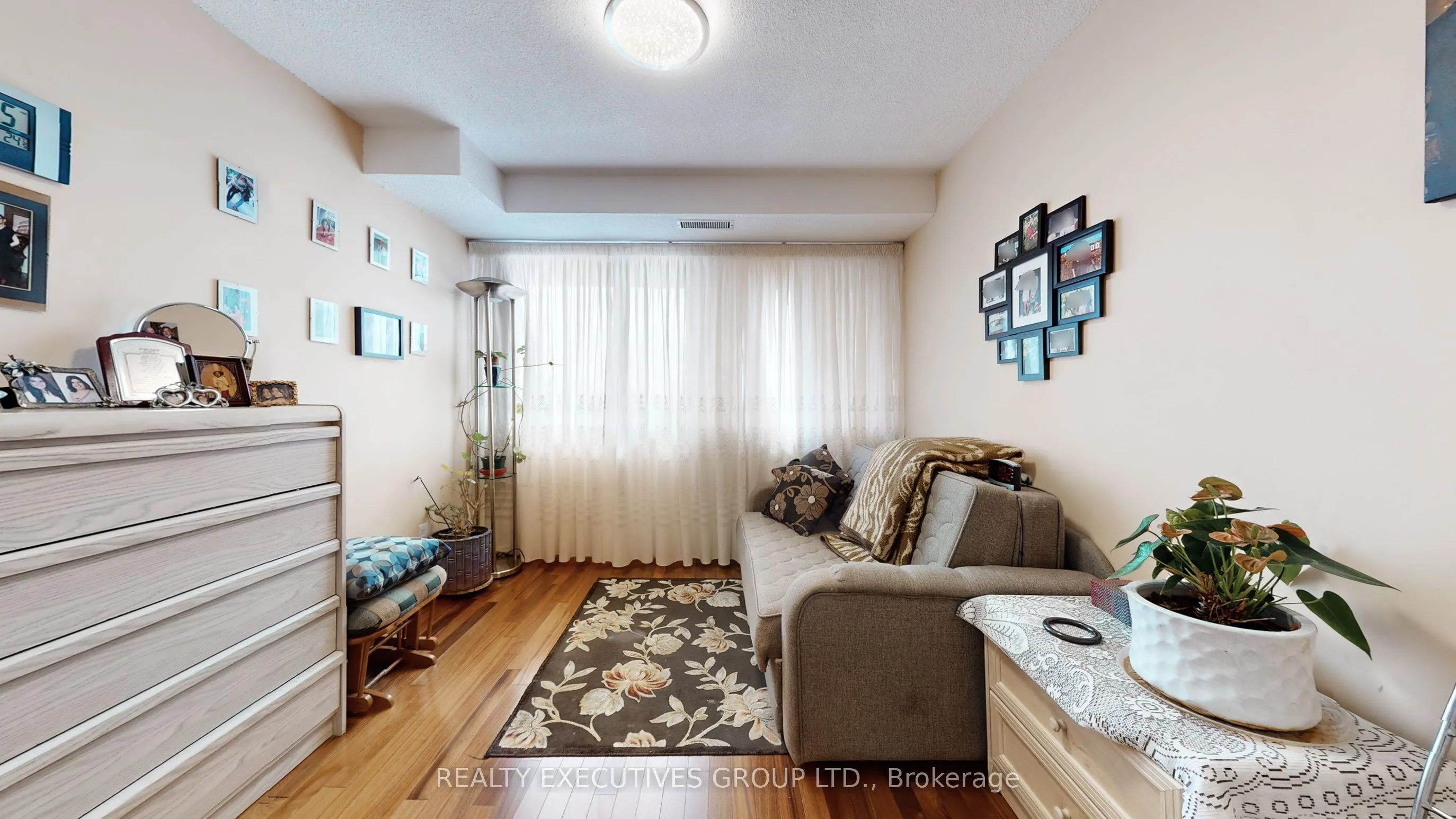 8111 Yonge Street #1403