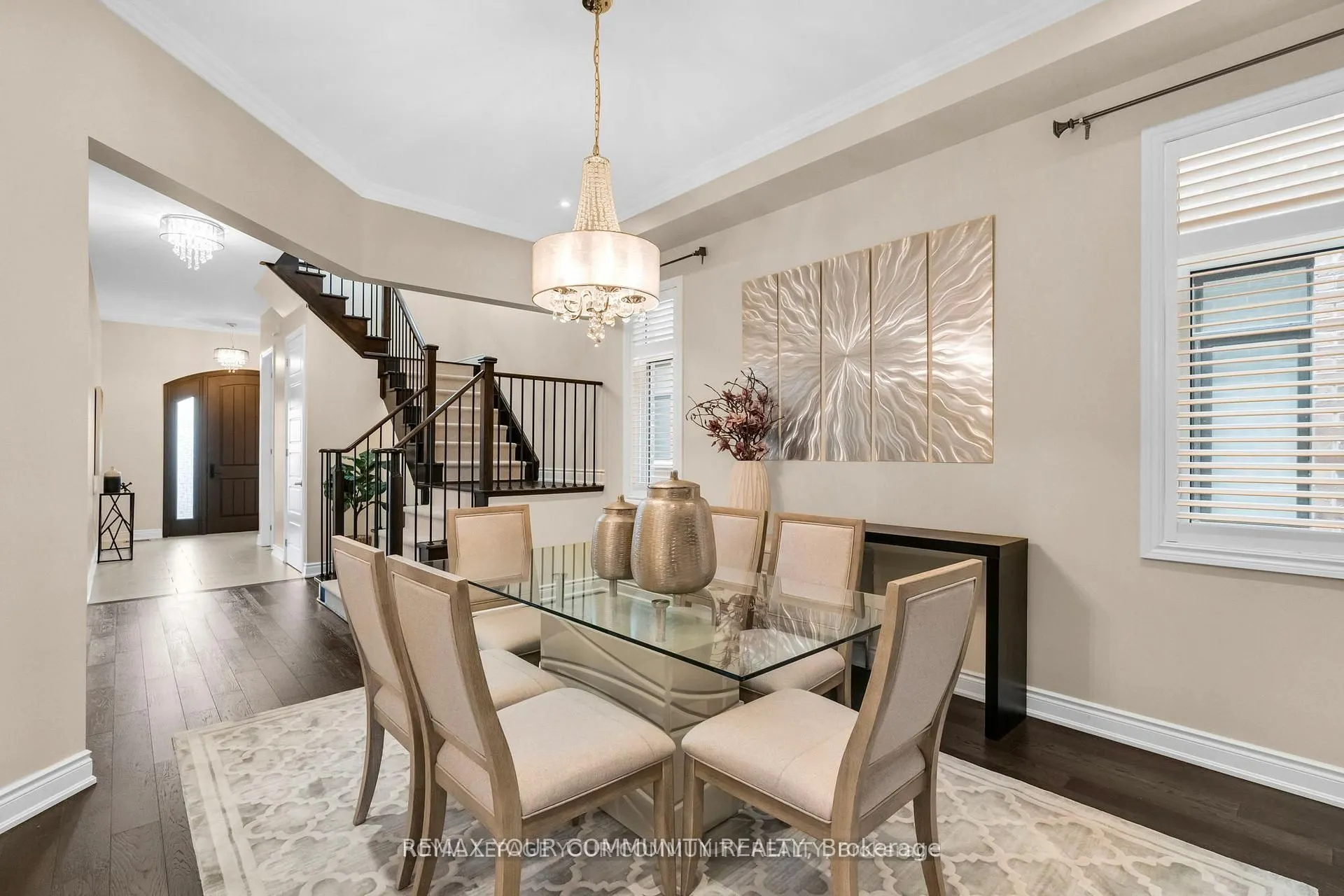 8 King Boulevard