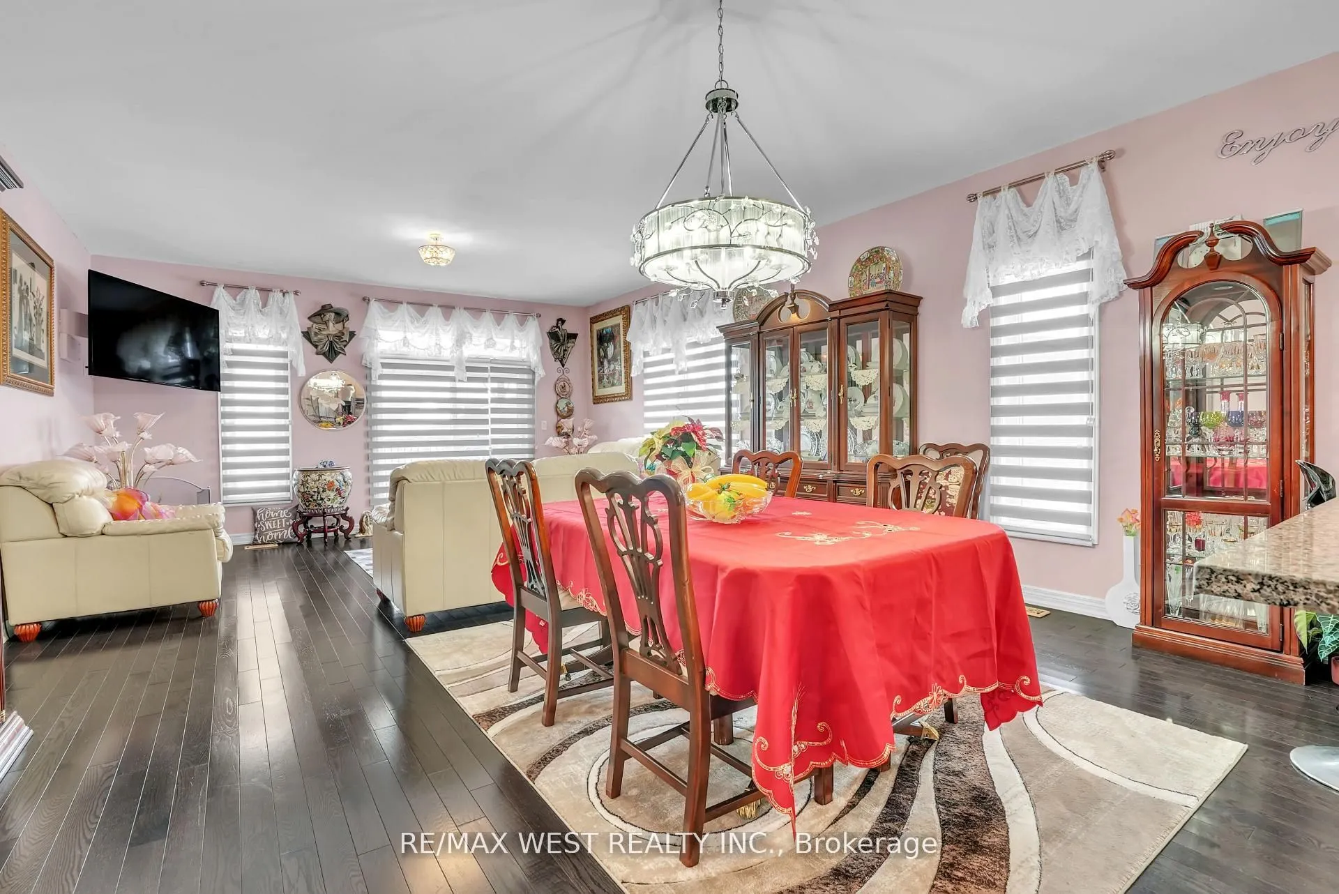 126 Kingsmere Crescent