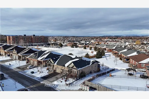 126 Kingsmere Crescent