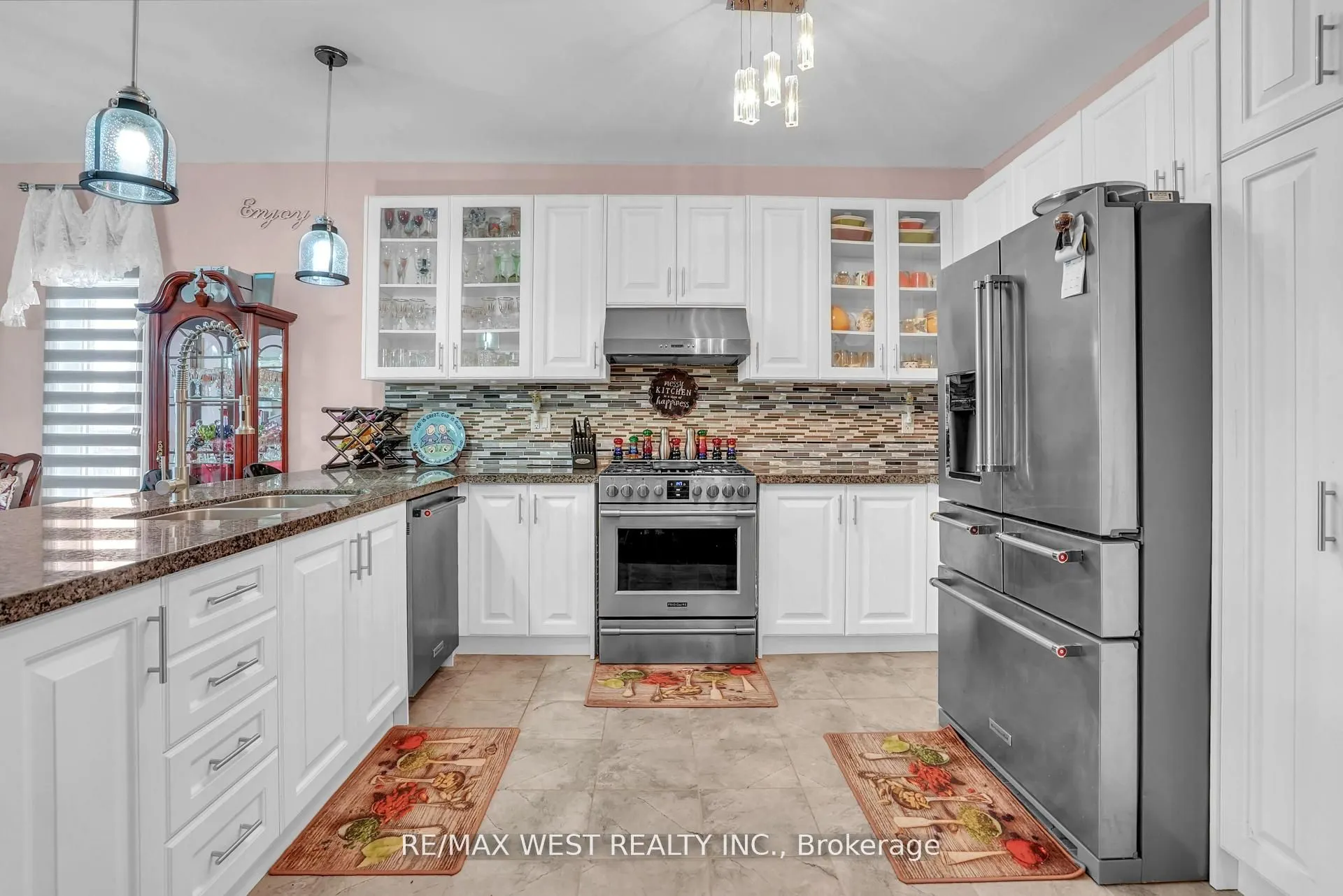 126 Kingsmere Crescent