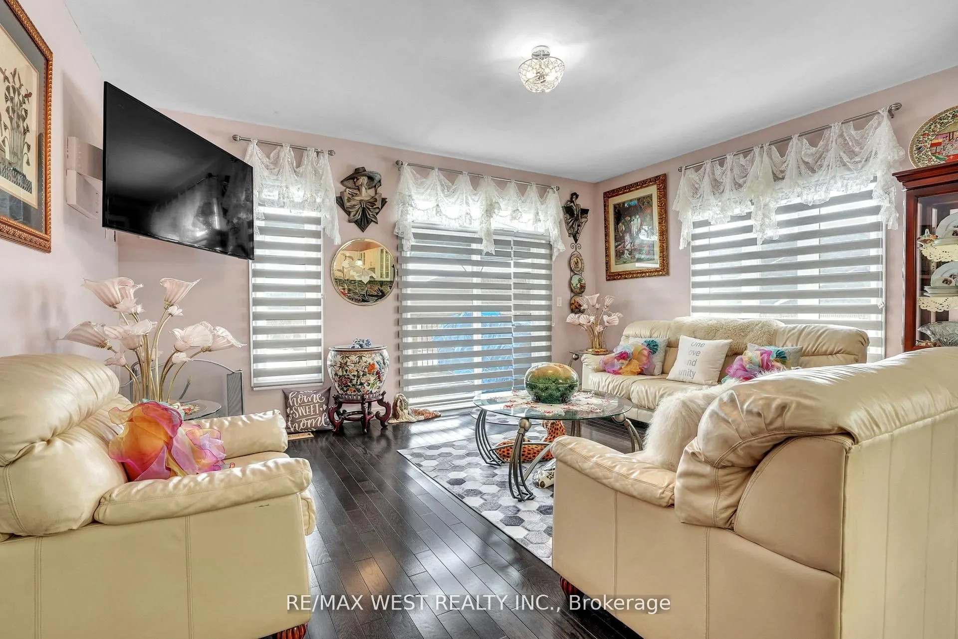 126 Kingsmere Crescent