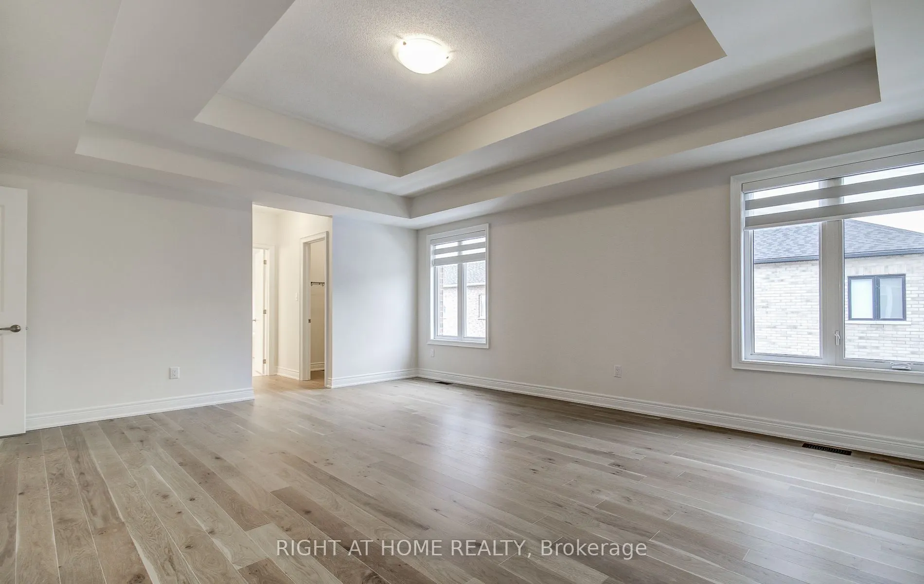 51 Lorrain Hand Crescent