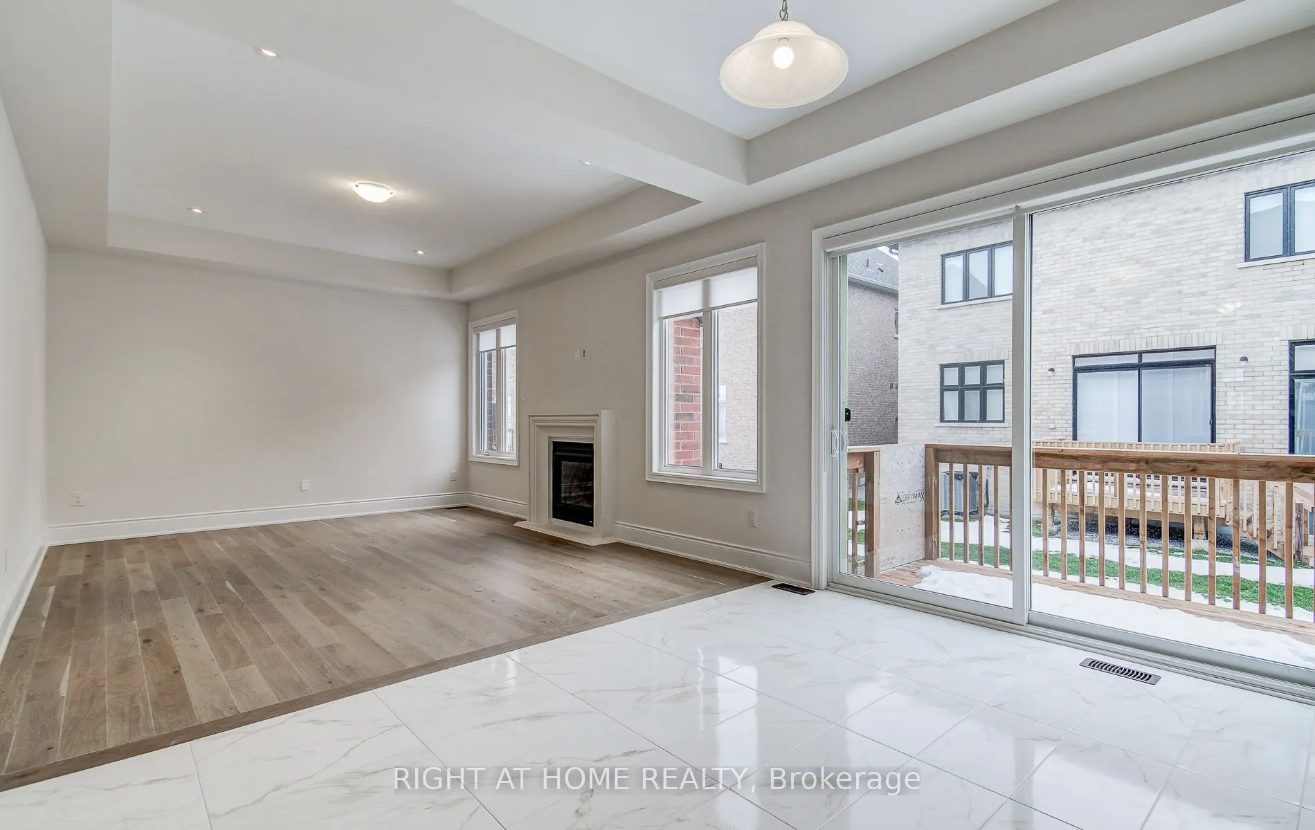51 Lorrain Hand Crescent