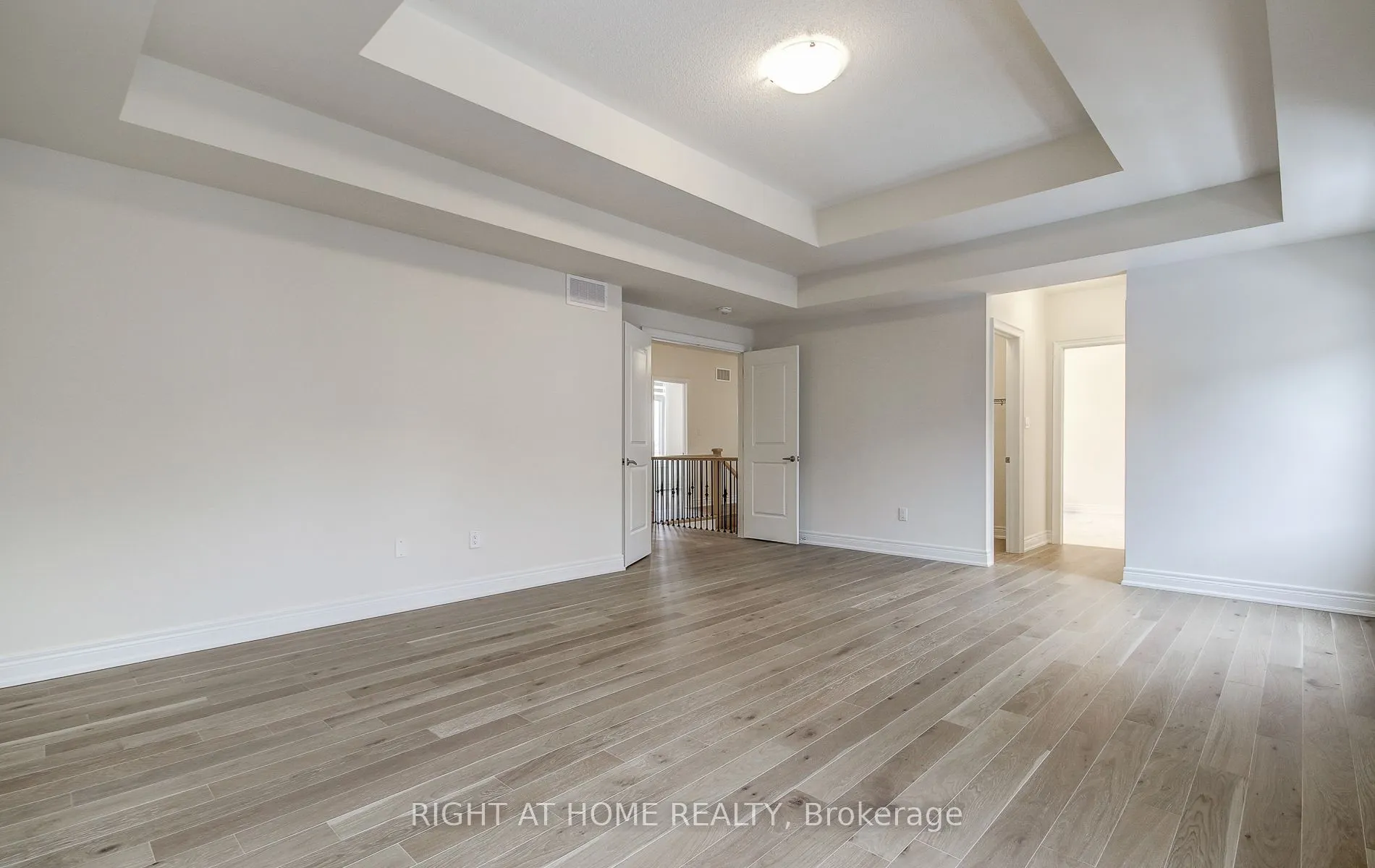 51 Lorrain Hand Crescent