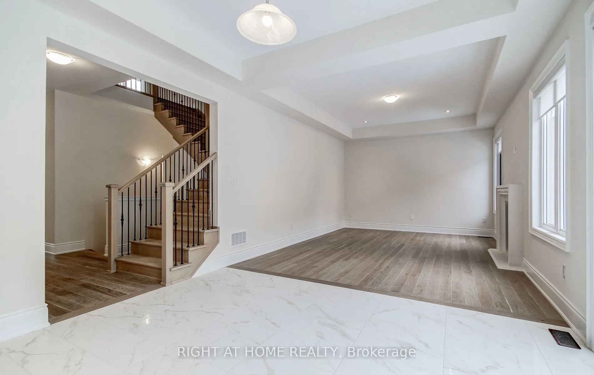 51 Lorrain Hand Crescent