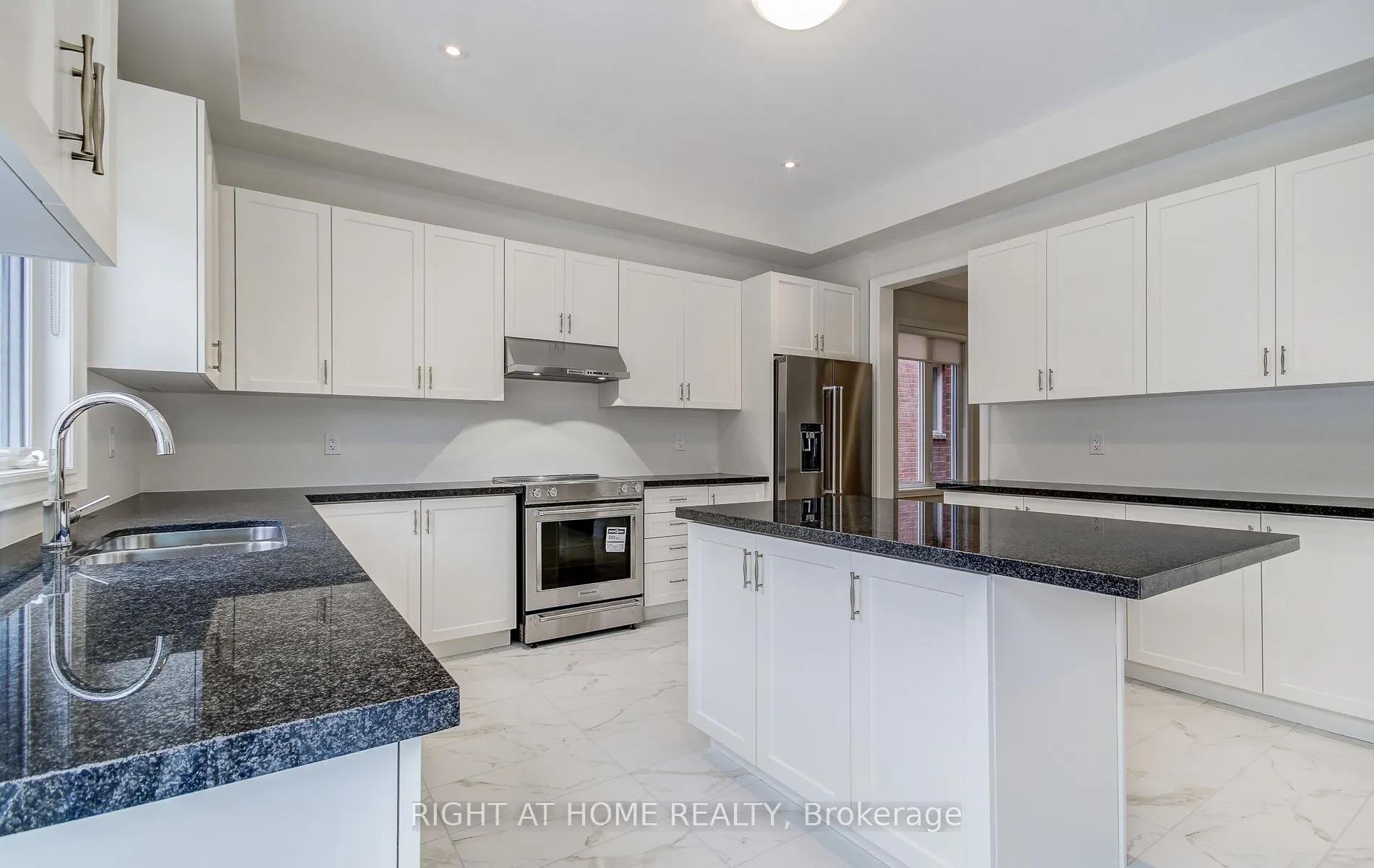 51 Lorrain Hand Crescent