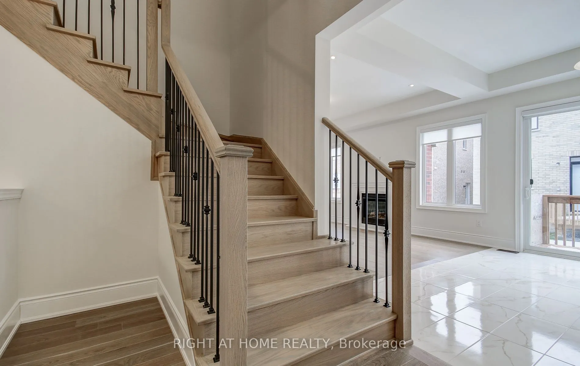 51 Lorrain Hand Crescent