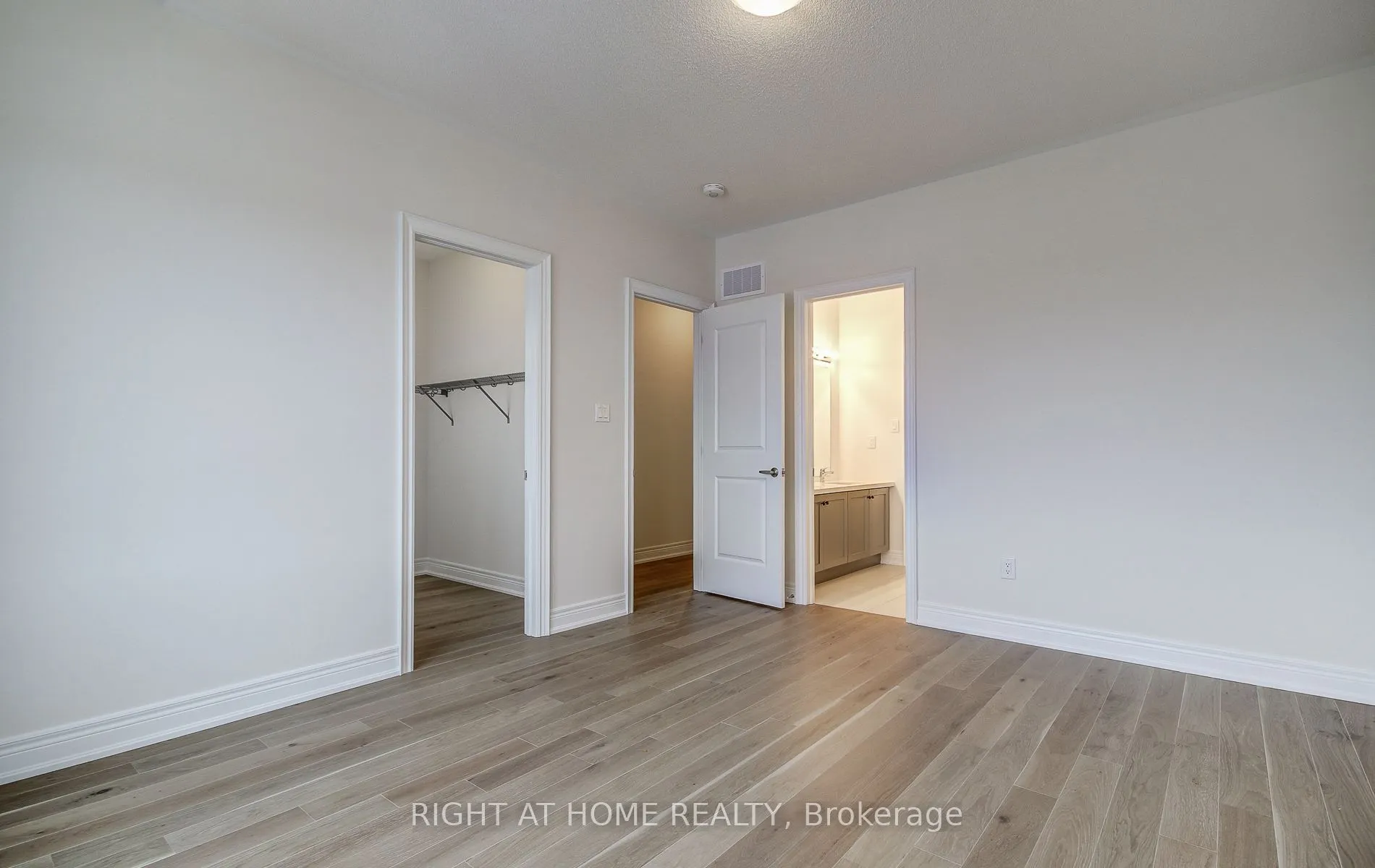 51 Lorrain Hand Crescent