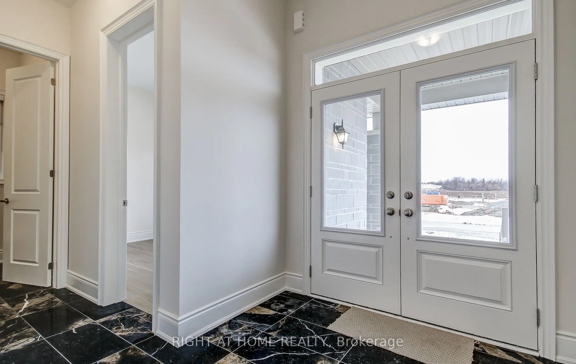 51 Lorrain Hand Crescent