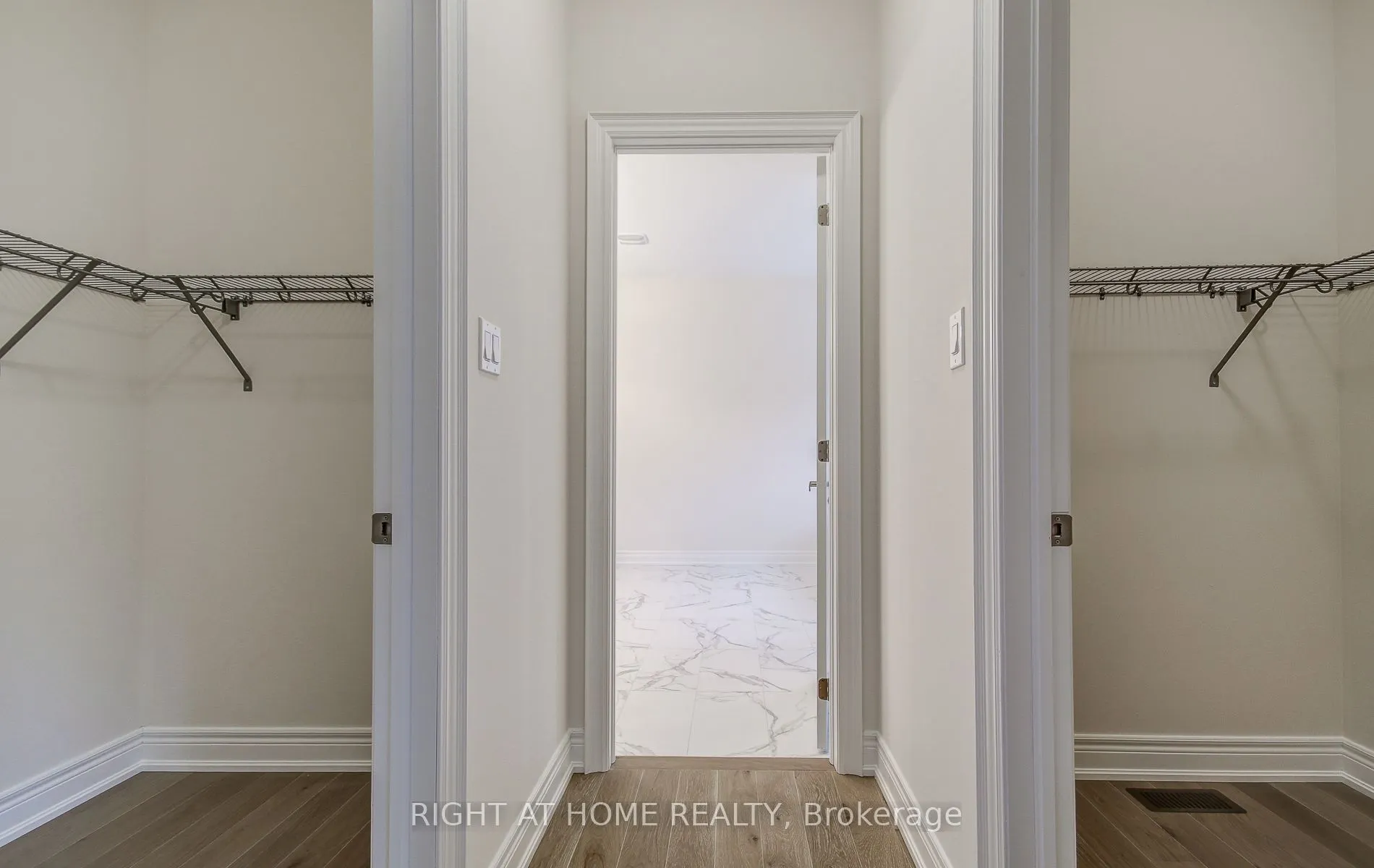 51 Lorrain Hand Crescent