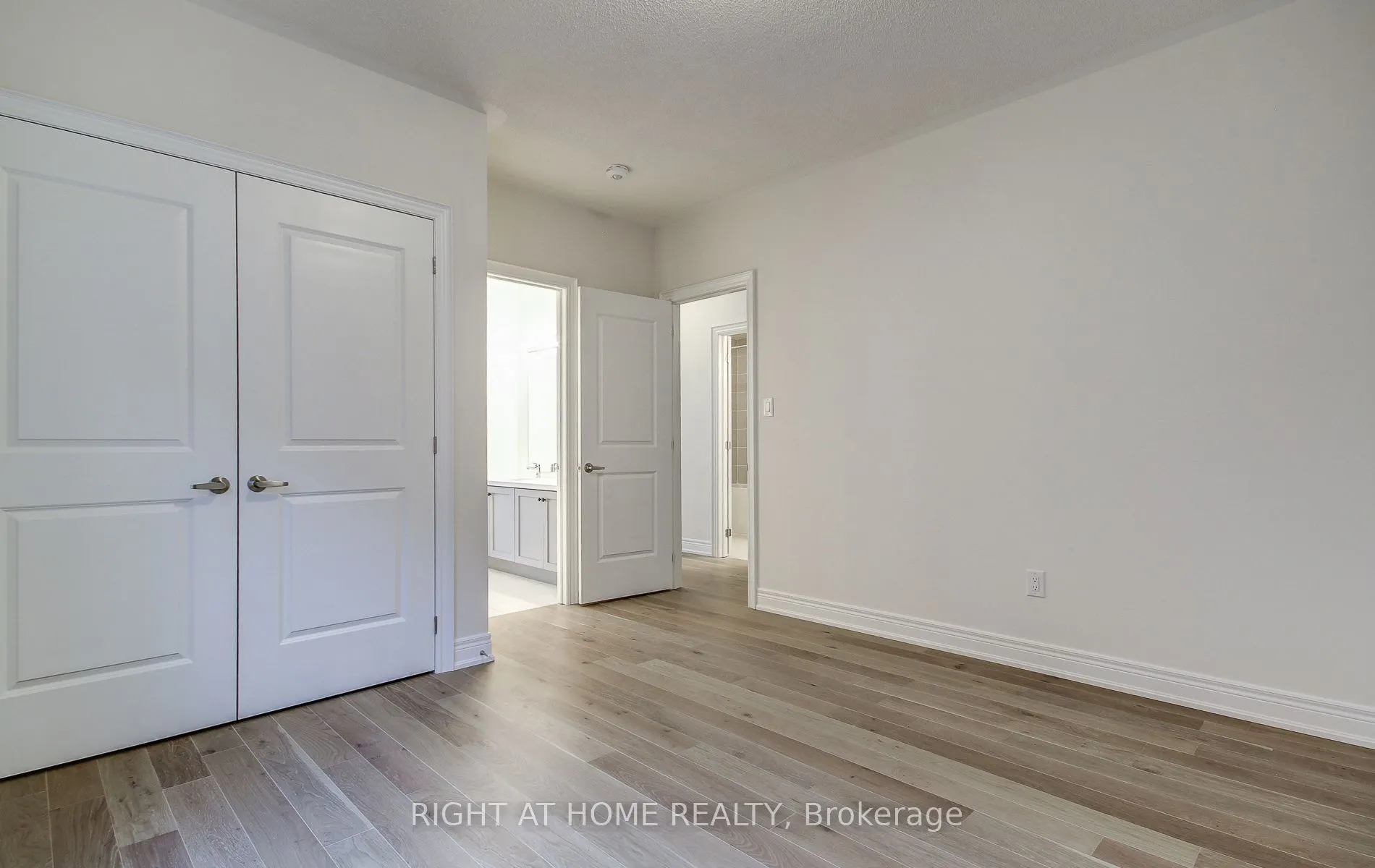 51 Lorrain Hand Crescent