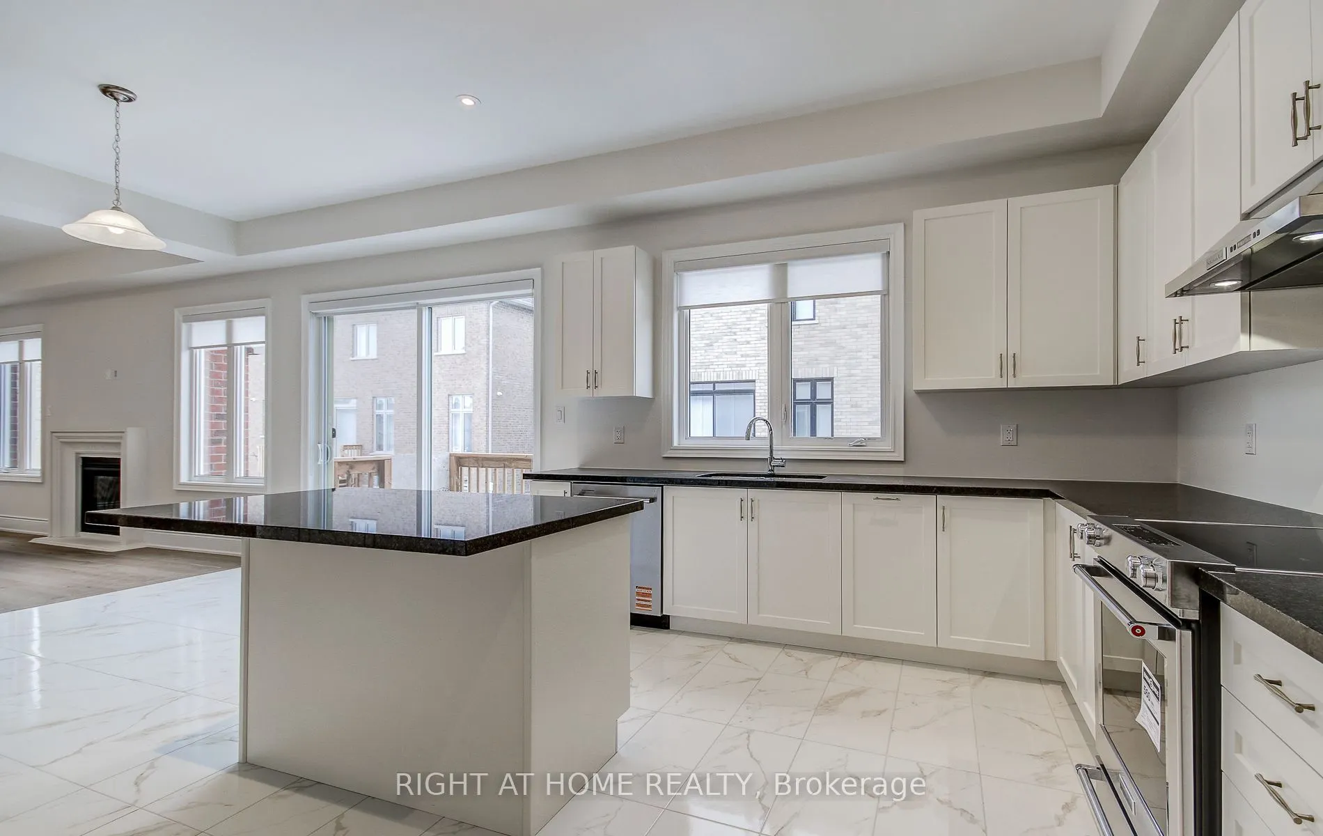 51 Lorrain Hand Crescent