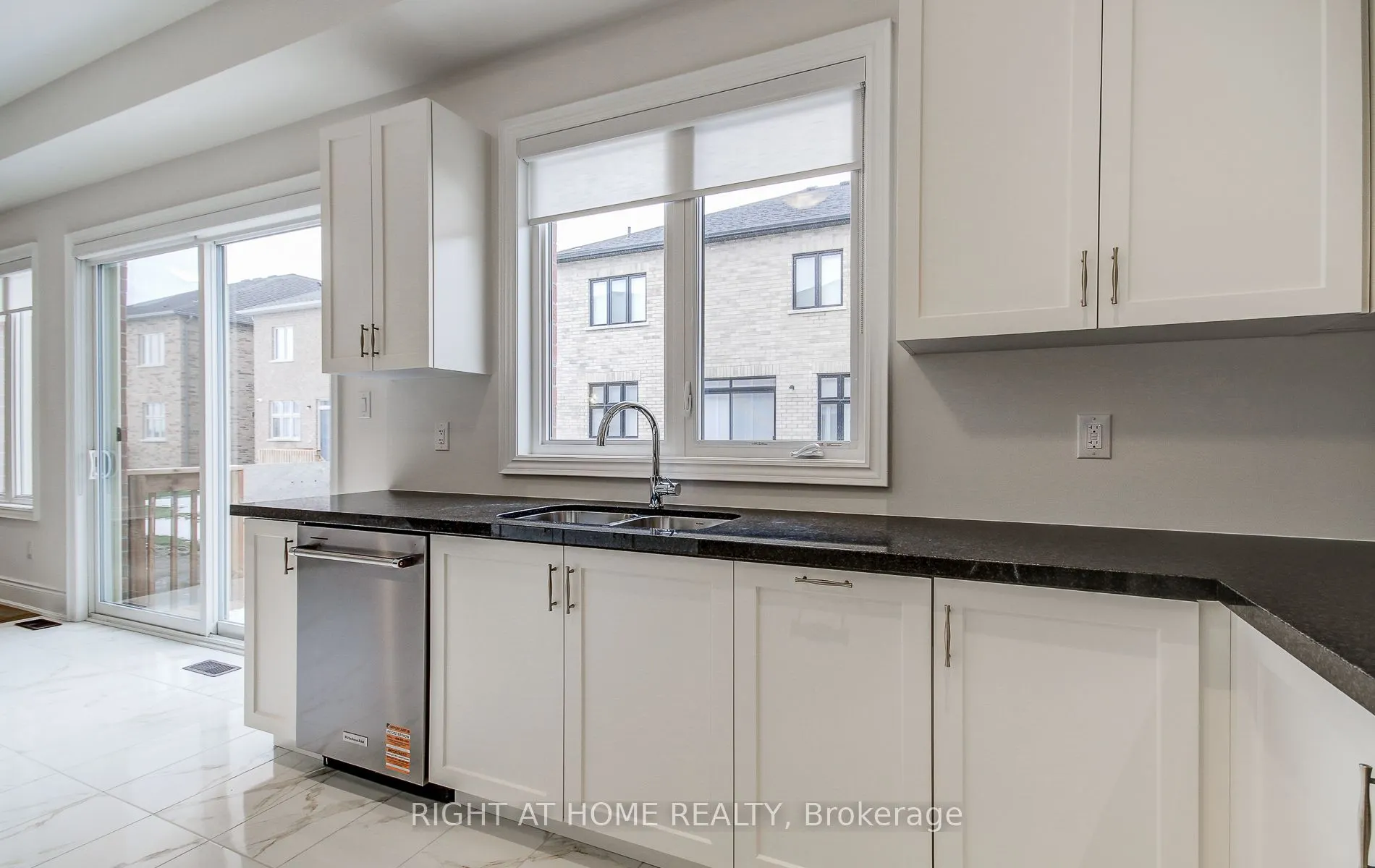 51 Lorrain Hand Crescent