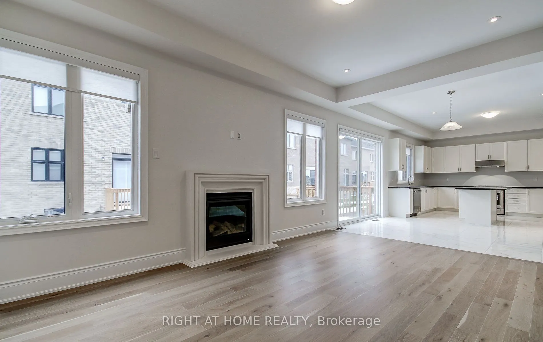 51 Lorrain Hand Crescent
