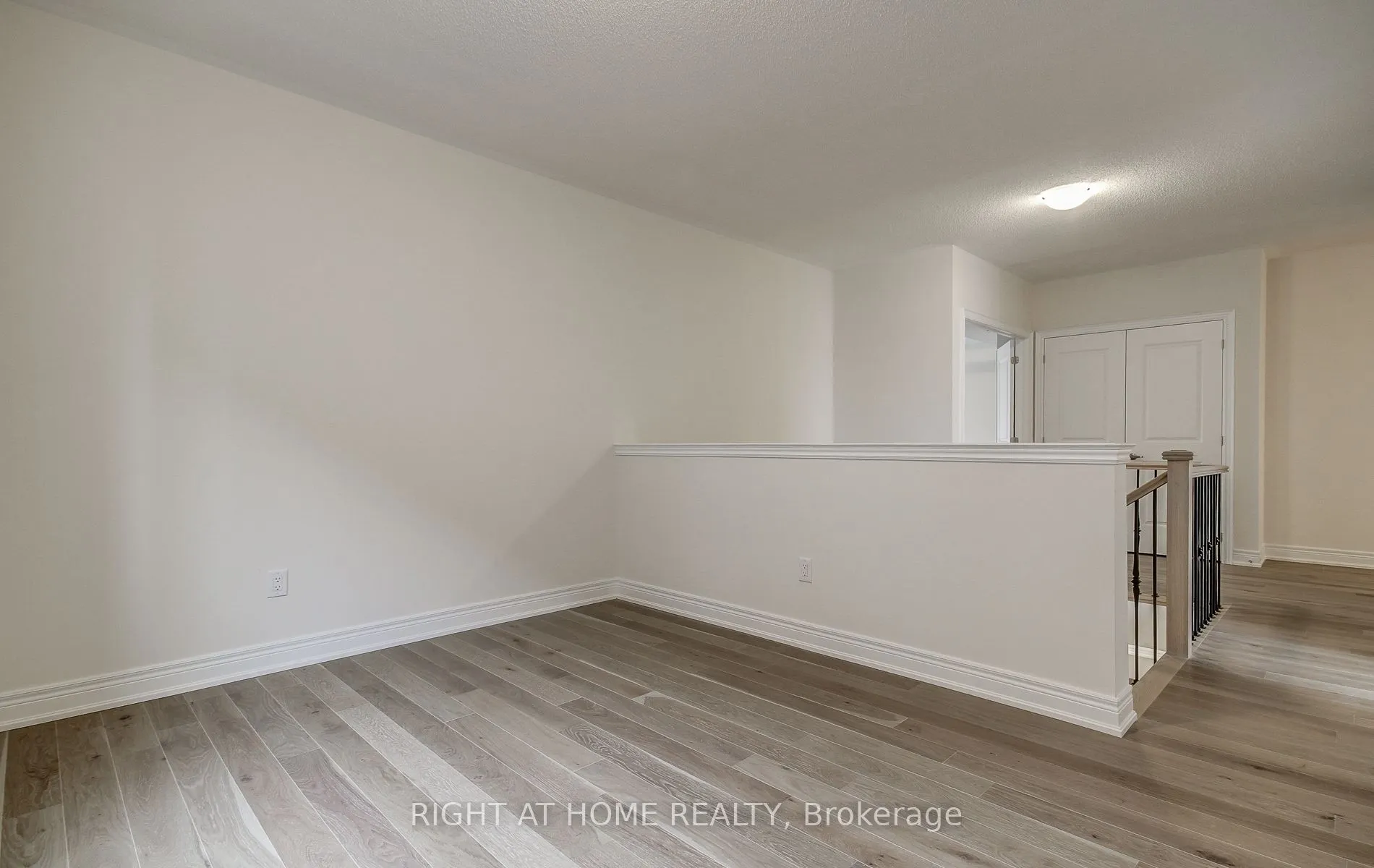 51 Lorrain Hand Crescent